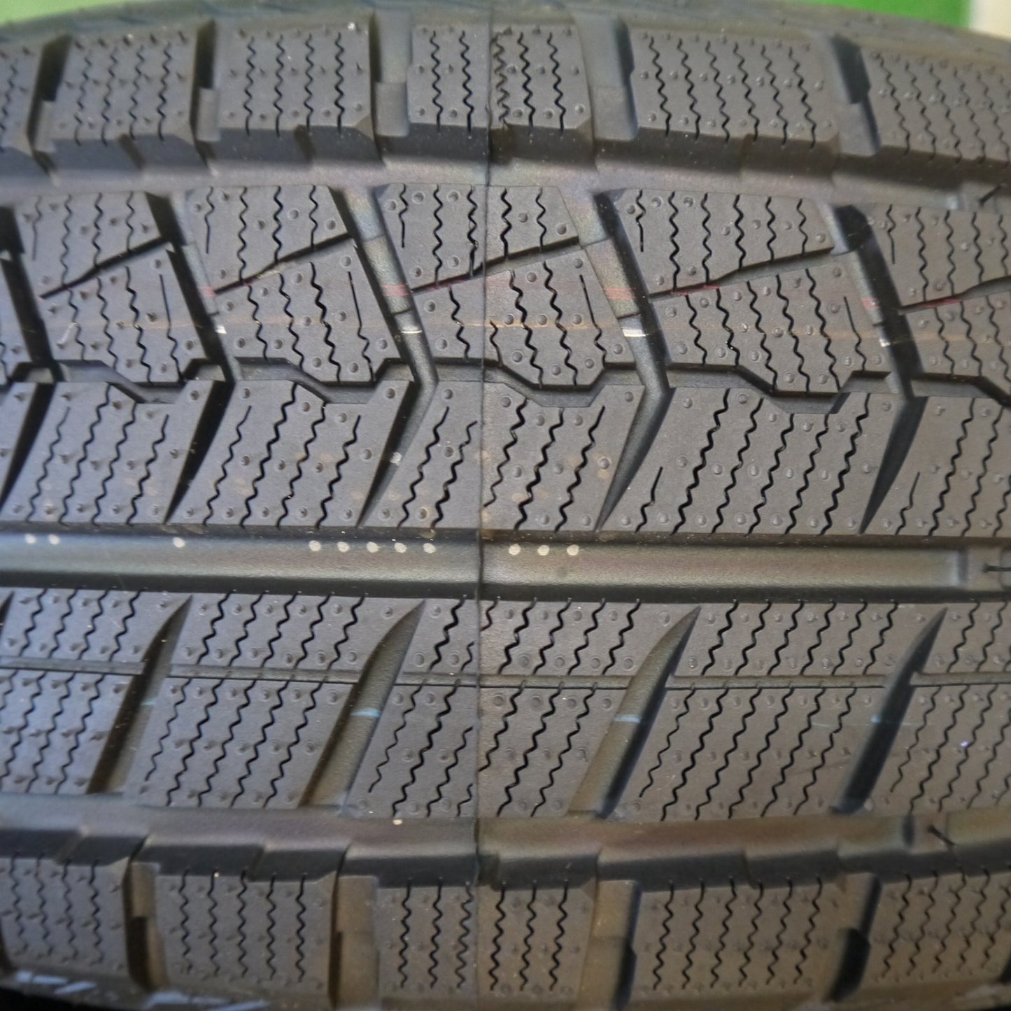 未使用！24年★スタッドレス 195/65R15 グリンランダー ウインター GL868 タイヤ 15インチ プリウス カローラ インプレッサ ノア ヴォクシー ステップワゴン 等★6051201Hスタ