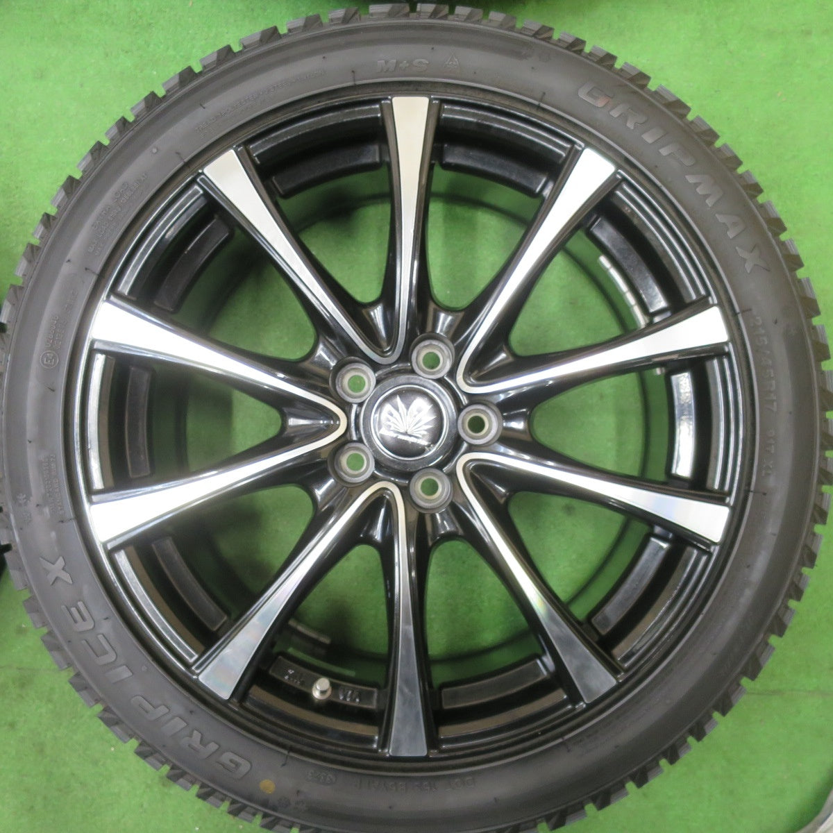 バリ溝！23年！キレイ！9.5分以上★86 BRZ 等 215/45R17 Lehrmeister PREMIX AMALFI V Jr スタッドレス グリップマックス グリップアイス X レアマイスター PCD100/5H★5052804TTス