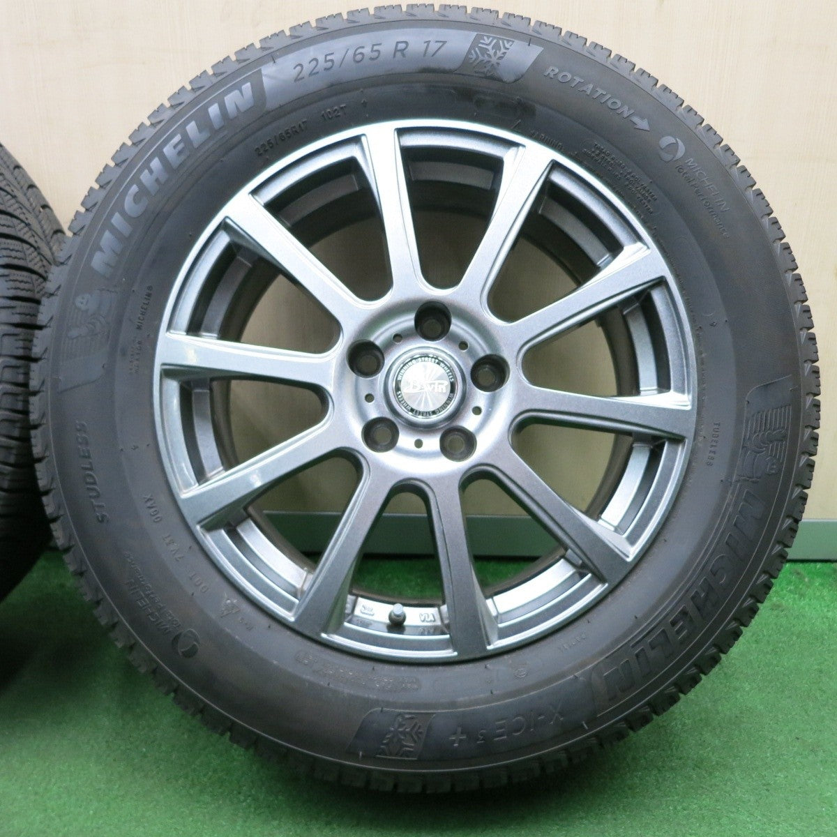 バリ溝！キレイ！9分★スタッドレス 225/65R17 ミシュラン X-ICE3+ B-win 17インチ PCD114.3/5H★4042102NJス