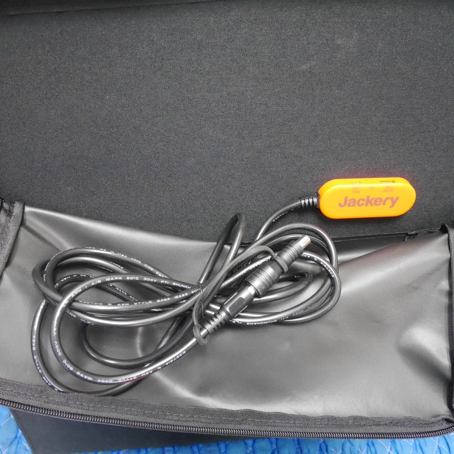 [送料無料] キレイ☆JACKERY ソーラーパネル SolarSaga 100 JS-100C 太陽光パネル キャンプ アウトドア 等☆