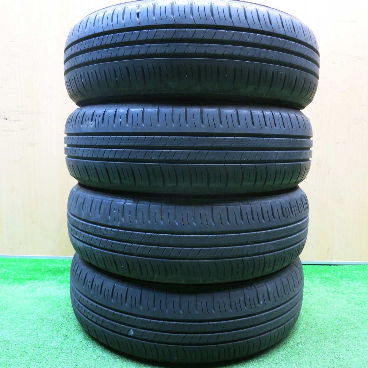 バリ溝！24年！9.5分以上★165/65R15 ダンロップ エナセーブ EC300+ タイヤ 15インチ タフト ソリオ デリカ D:2 等★5110604HAノタ