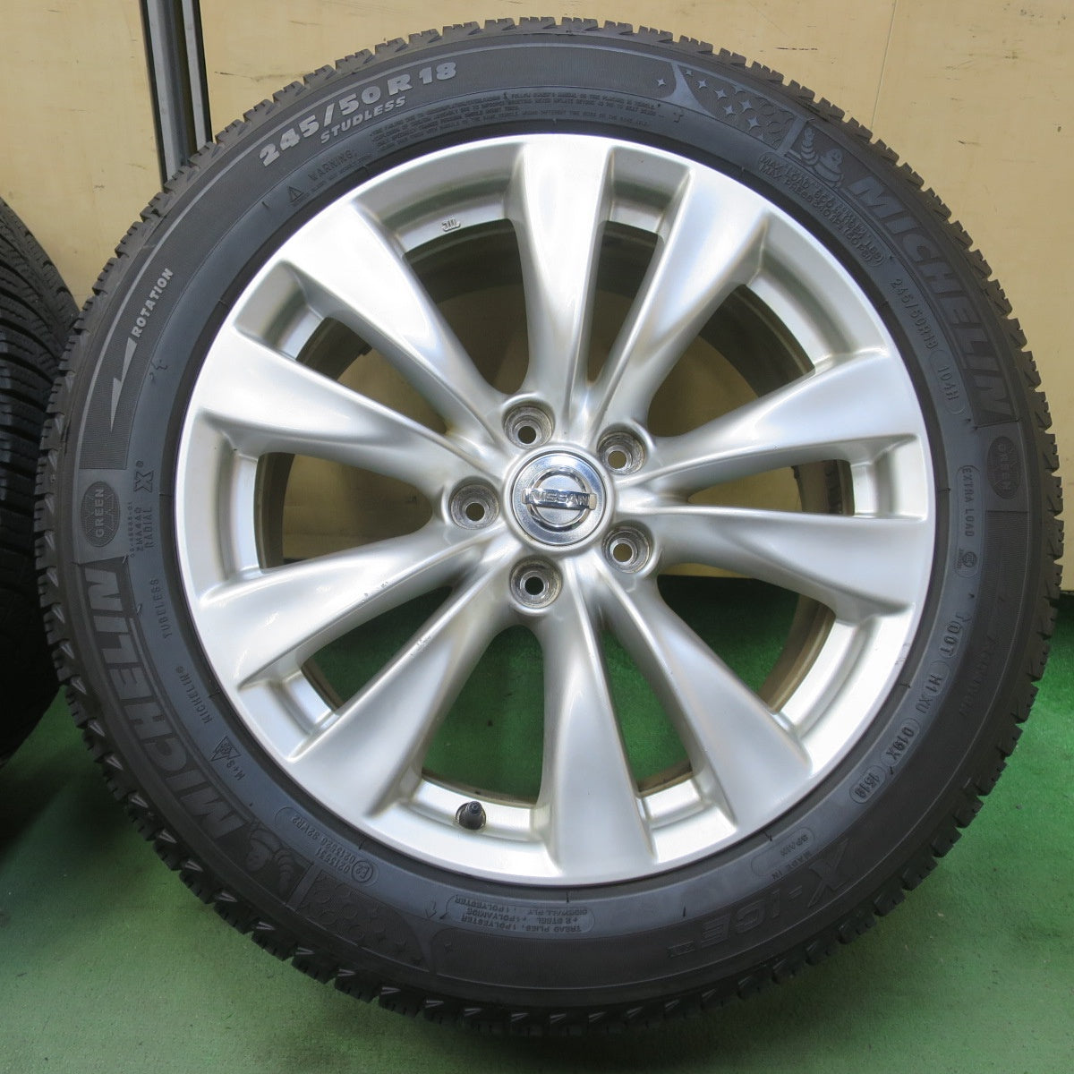 バリ溝！9分◎日産 Y51 フーガ 純正 245/50R18 スタッドレス ミシュラン X-ICE XI3 ヨコハマ アイスガード iG50 18インチ PCD114.3/5H◎6090402イス