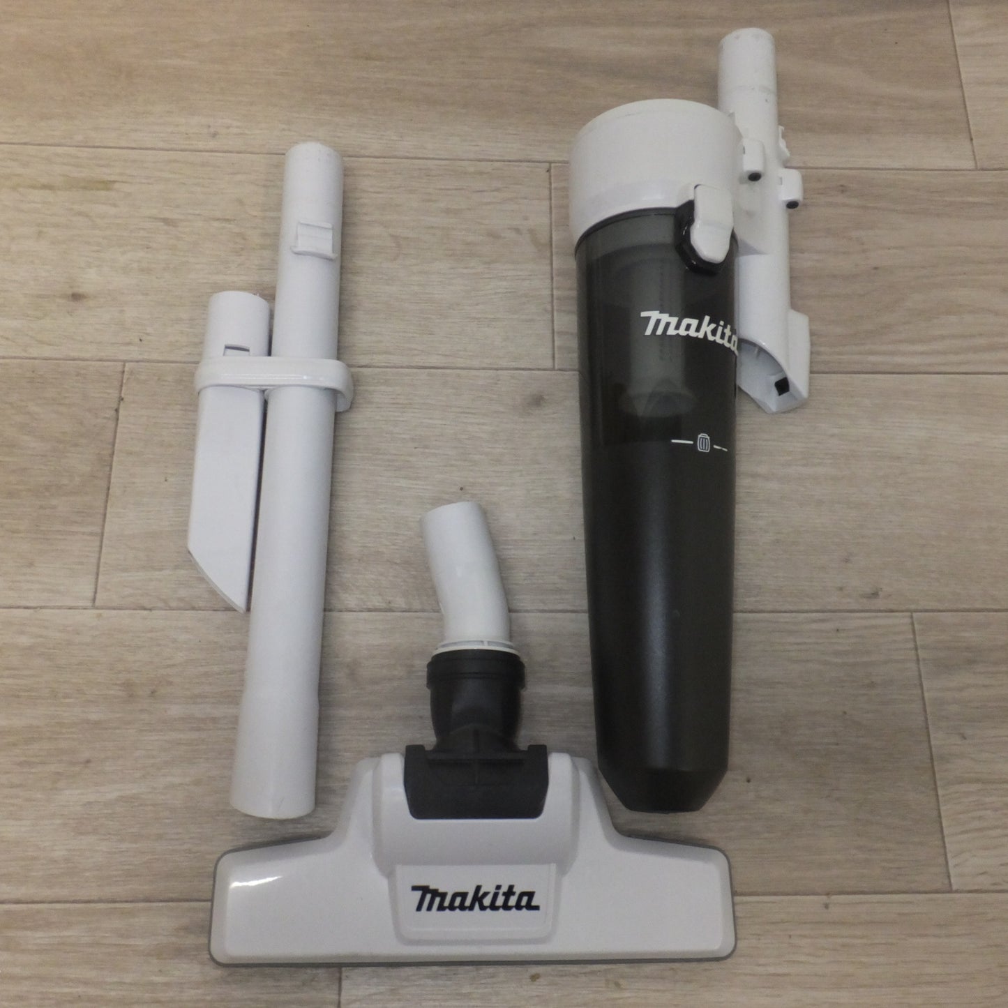 [送料無料] キレイ★マキタ makita 充電式クリーナ CL001G 36V-40V(max) 本体のみ★