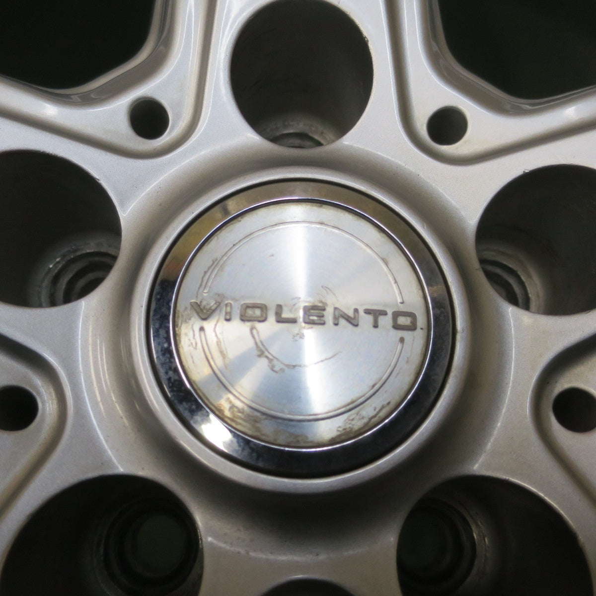 バリ溝！9.5分★スタッドレス 215/60R17 ダンロップ ウインターマックス WM01 VIOLENTO ヴィオレント 17インチ PCD114.3/5H★6012006イス