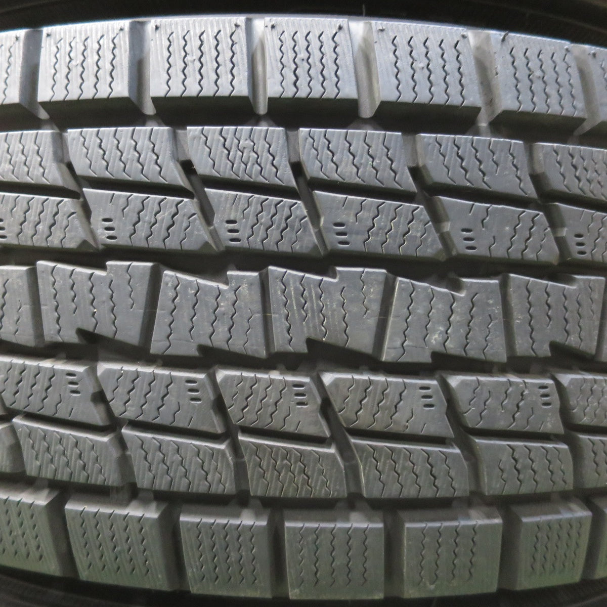 バリ溝！9.5分以上★フォレスター 等 225/60R17 スタッドレス グッドイヤー アイスナビ SUV SCHNEIDER シュナイダー 17インチ PCD100/5H★6021404イス