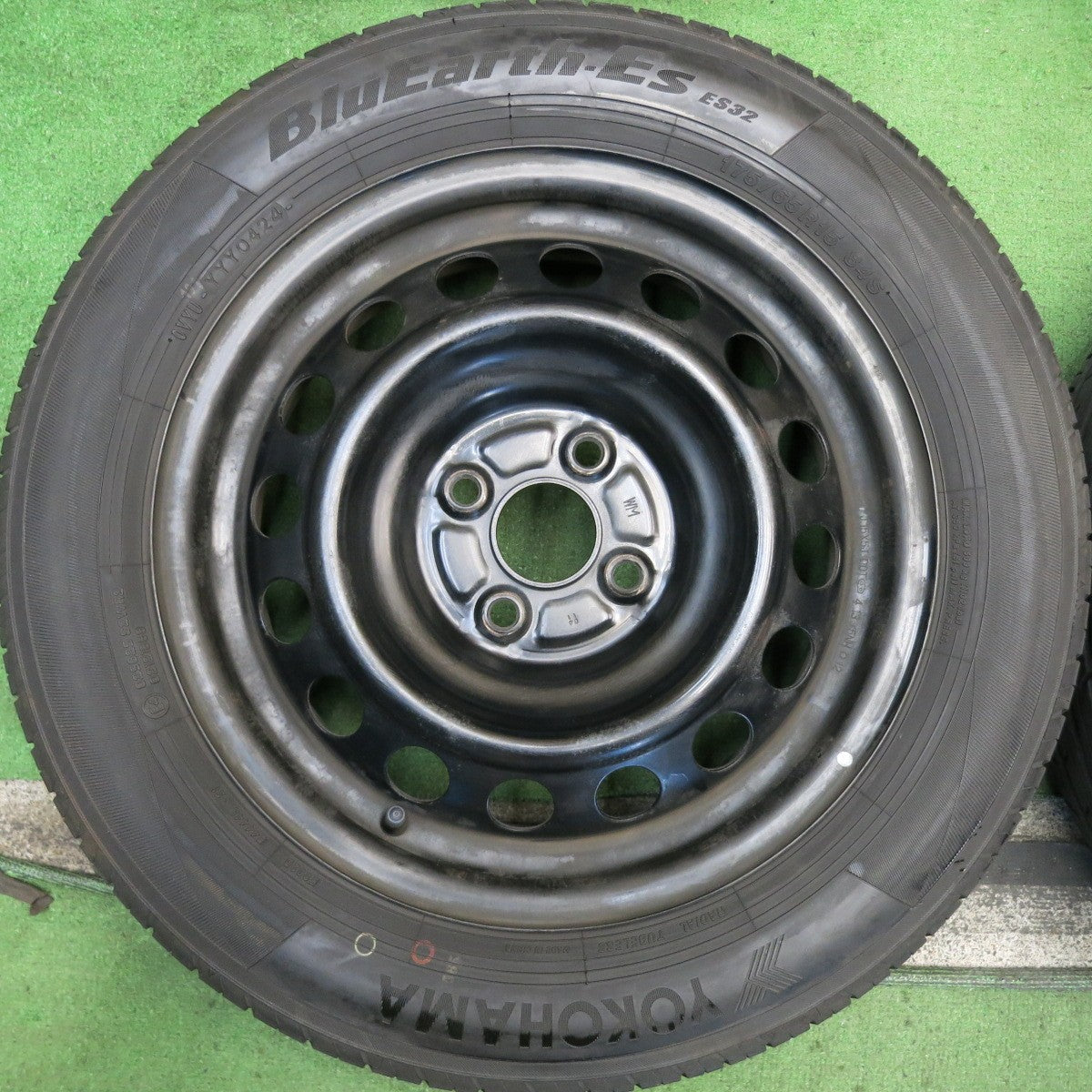 4本価格！24年◎175/65R15 ヨコハマ BluEarth-ES ES32 スチール ホイール ブルーアース 15インチ PCD100/4H◎6090605HAノ