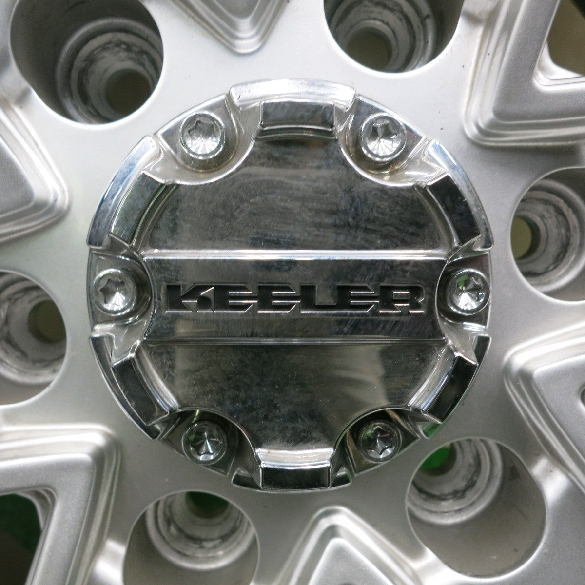 バリ溝！22年！キレイ！ほぼ10分★スタッドレス 265/65R17 グッドイヤー アイスナビ SUV KEELER キーラー 17インチ PCD139.7/6H★4111502HAス