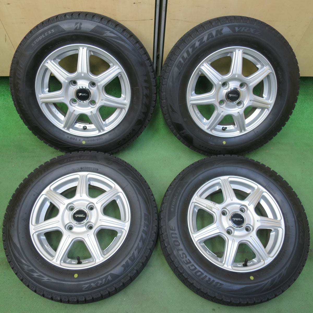 キレイ！22年★スタッドレス 145/80R13 ブリヂストン ブリザック VRX2 TOPRUN トップラン 13インチ PCD100/4H★5093014イス