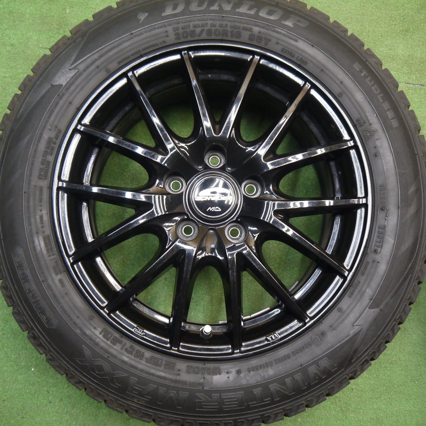 バリ溝！22年！キレイ！9.5分★スタッドレス 205/60R16 ダンロップ ウインターマックス WM02 SCHNEIDER MiD シュナイダー 16インチ PCD114.3/5H★6030301Hス