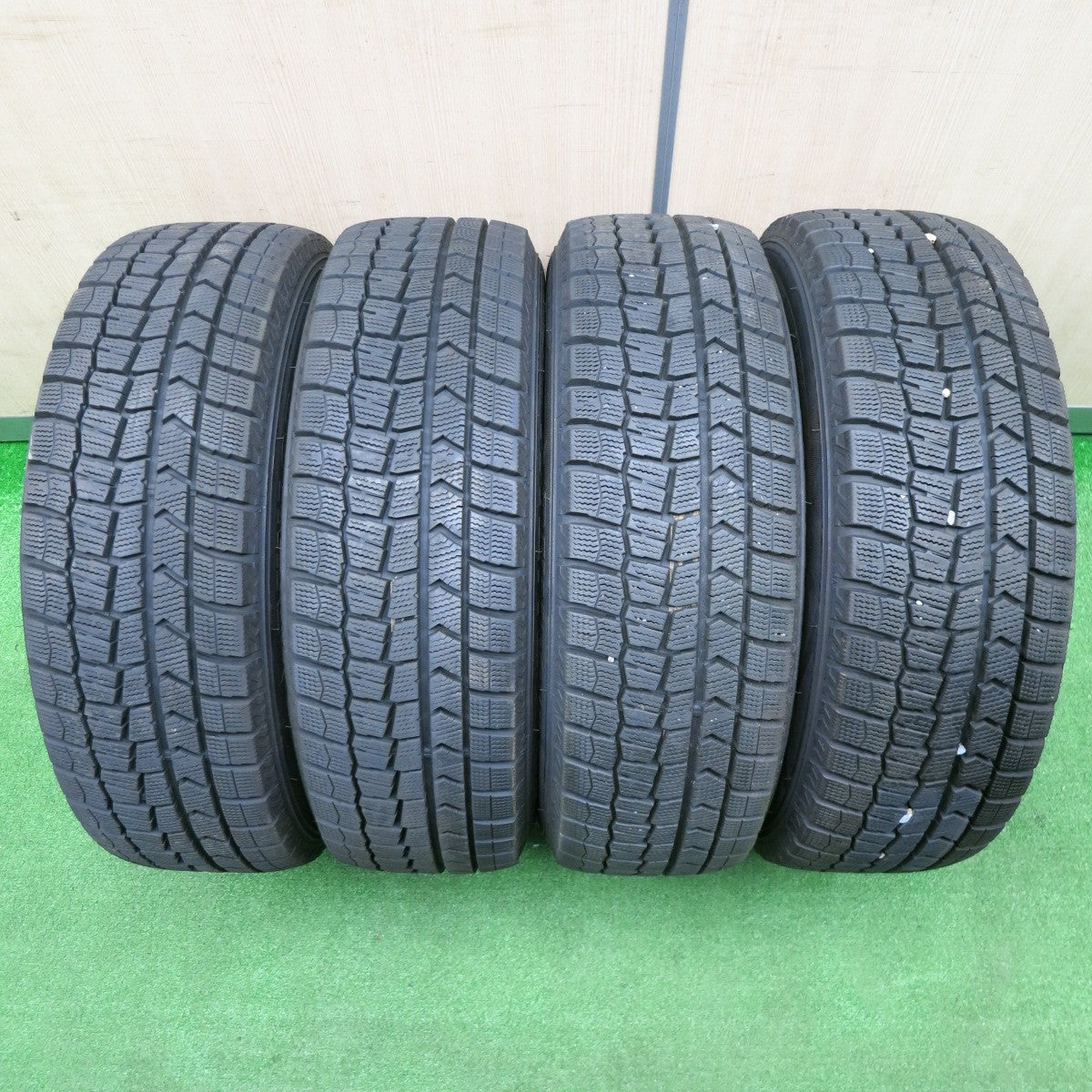 [送料無料] バリ溝！22年！キレイ！9.5分★スタッドレス 185/65R15 ダンロップ ウインターマックス WM02 JOKER ジョーカー 15インチ PCD100/4H★4120701NJス