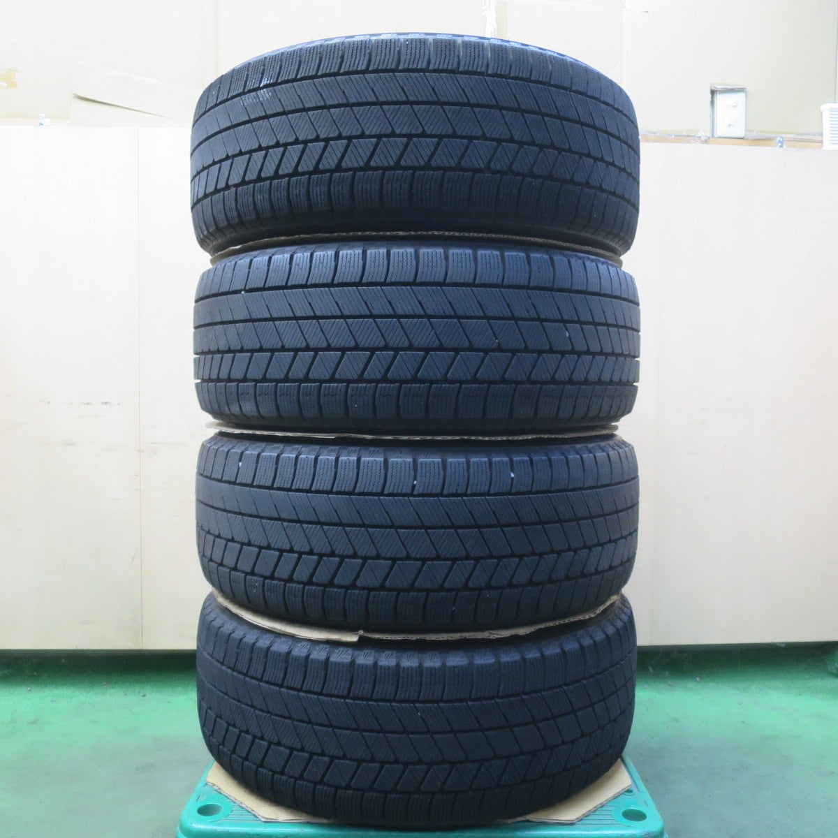 バリ溝！22年！9.5分◎BMW 等 smartline 365 225/40R18 スタッドレス ブリヂストン ブリザック VRX3 スマートライン 18インチ PCD112/5H◎6072608イス