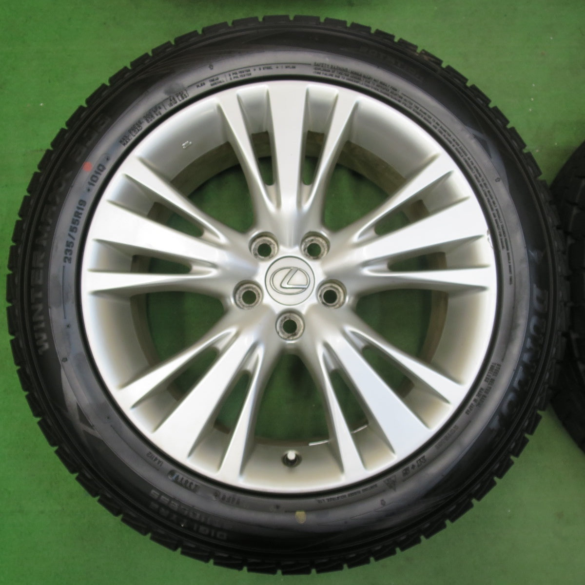 [送料無料] バリ溝！9.5分以上★レクサス 10系 RX 純正 235/55R19 スタッドレス ダンロップ ウインターマックス SJ8 19インチ PCD114.3/5H★5022101イス
