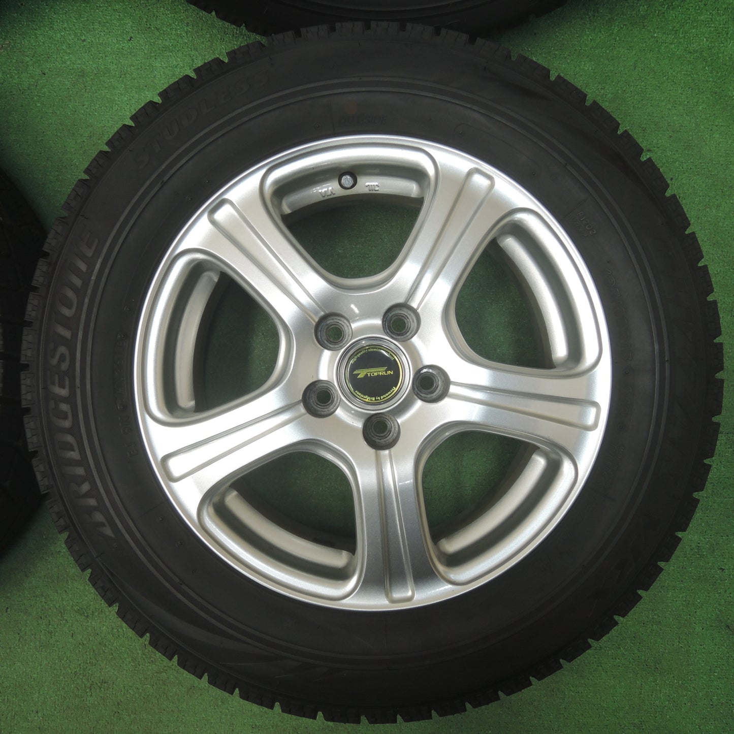 *送料無料* バリ溝！キレイ！9.5分以上★プリウス等 195/65R15 スタッドレス ブリヂストン ブリザック VRX TOPRUN トップラン 15インチ PCD100/5H★4032005SYス