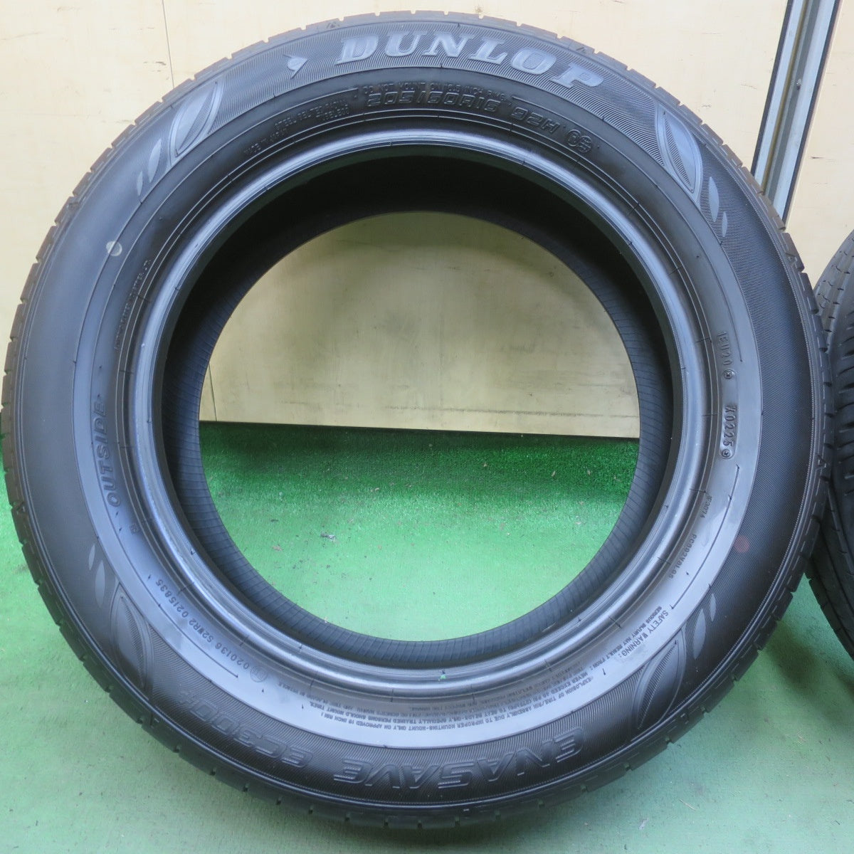バリ溝！25年！9.5分◎205/60R16 ダンロップ エナセーブ EC300+ タイヤ 16インチ ノア ヴォクシー ステップワゴン 等◎6092903イノタ