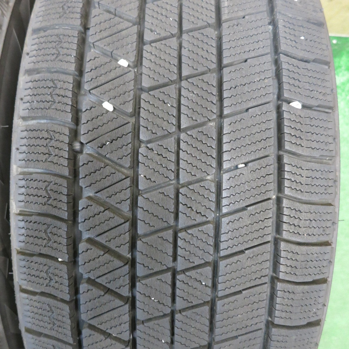 バリ溝！24年！キレイ！9分◎アルファロメオ ジュリア ヴェローチェ 純正 235/45R18 スタッドレス ブリヂストン ブリザック VRX3 ゴールド 18インチ PCD110/5H◎6092603HAス