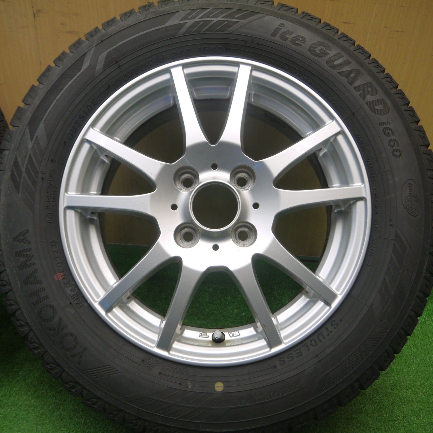 [送料無料] バリ溝！22年！キレイ！9分★スタッドレス 175/70R14 ヨコハマ アイスガード iG60 weds ウェッズ 14インチ PCD100/4H★4103003Hス