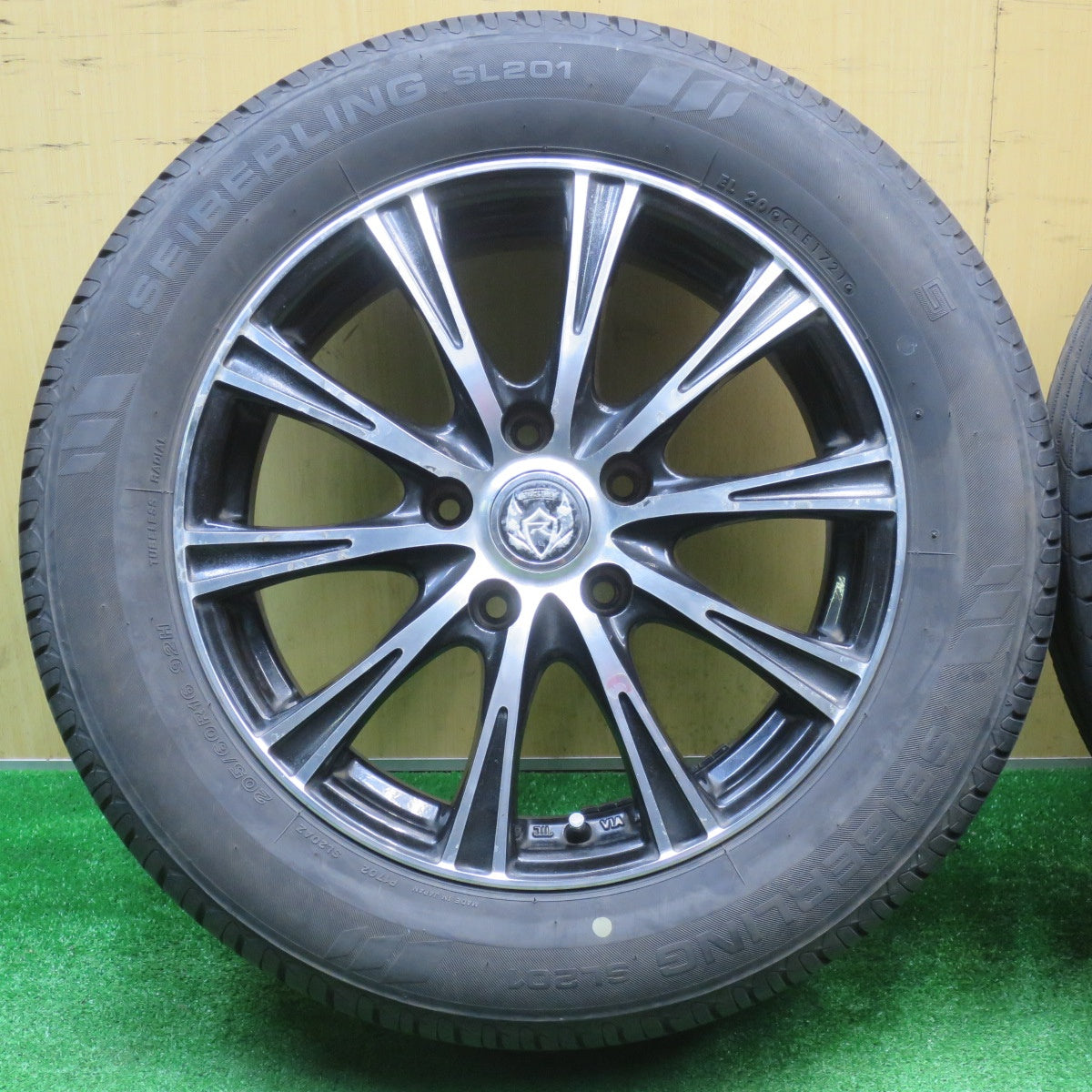 バリ溝！21年！8.5分★205/60R16 セイバーリング SL201 RiZLEY ライツレー 16インチ PCD114.3/5H★5111001NJノ