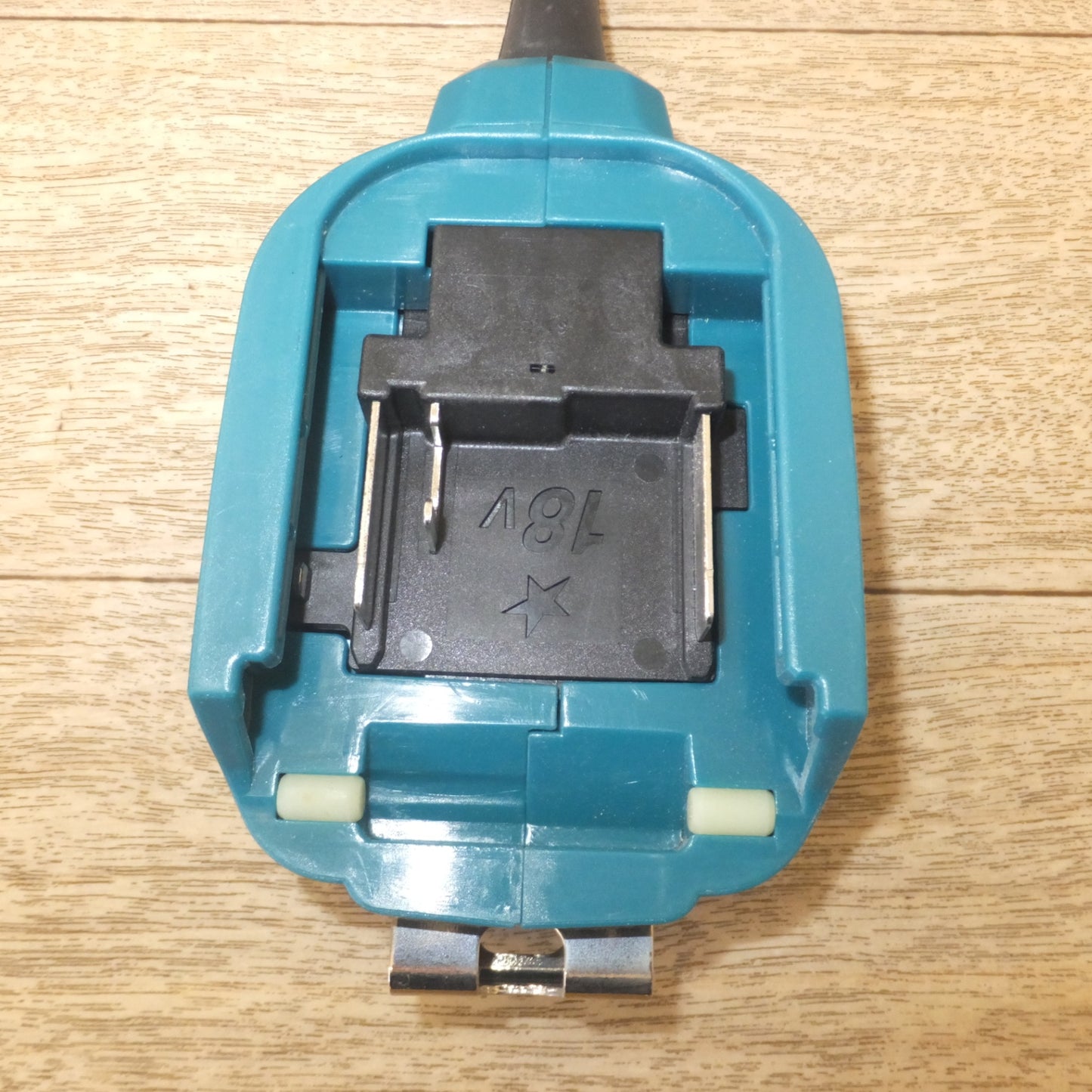 [送料無料] 美品★マキタ makita バッテリアダプタ BAP18E 18V　バッテリボタン側コード★