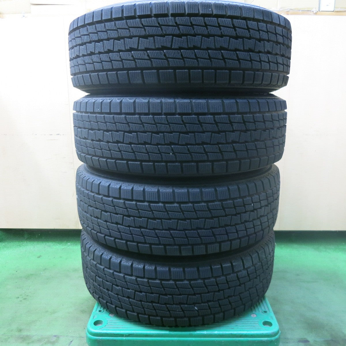 バリ溝！22年！キレイ！9.5分以上★US トヨタ RAV4 純正 TRD 225/60R18 スタッドレス グッドイヤー アイスナビ SUV 18インチ PCD114.3/5H★6022401SKス