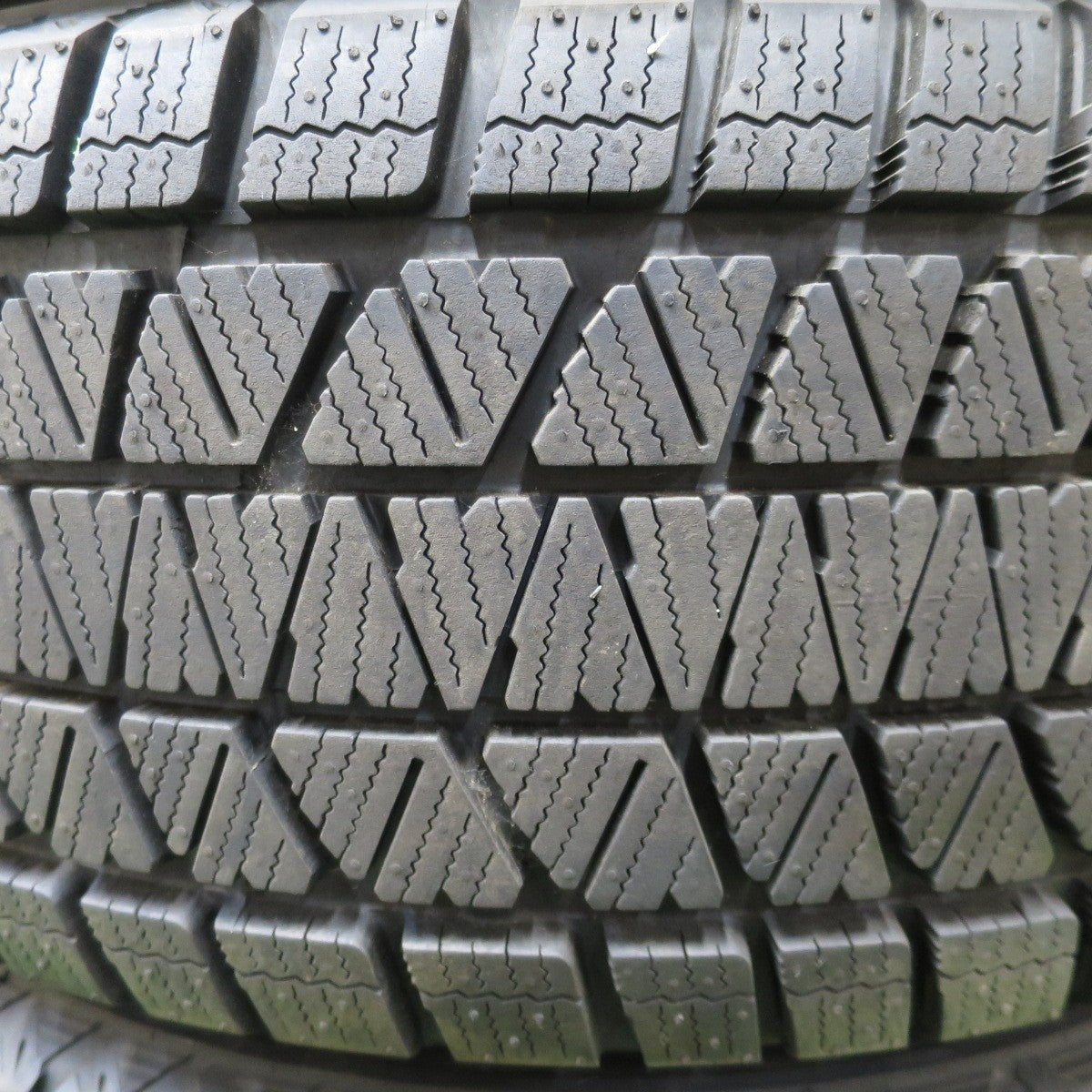 超バリ溝！24年！キレイ！ほぼ10分★ジープ 等 265/60R18 スタッドレス ブリヂストン ブリザック DM-V3 LS AVENTURA 阿部商会 ラ・ストラーダ アベンチュラ 18インチ PCD127/5H★6032001ナス