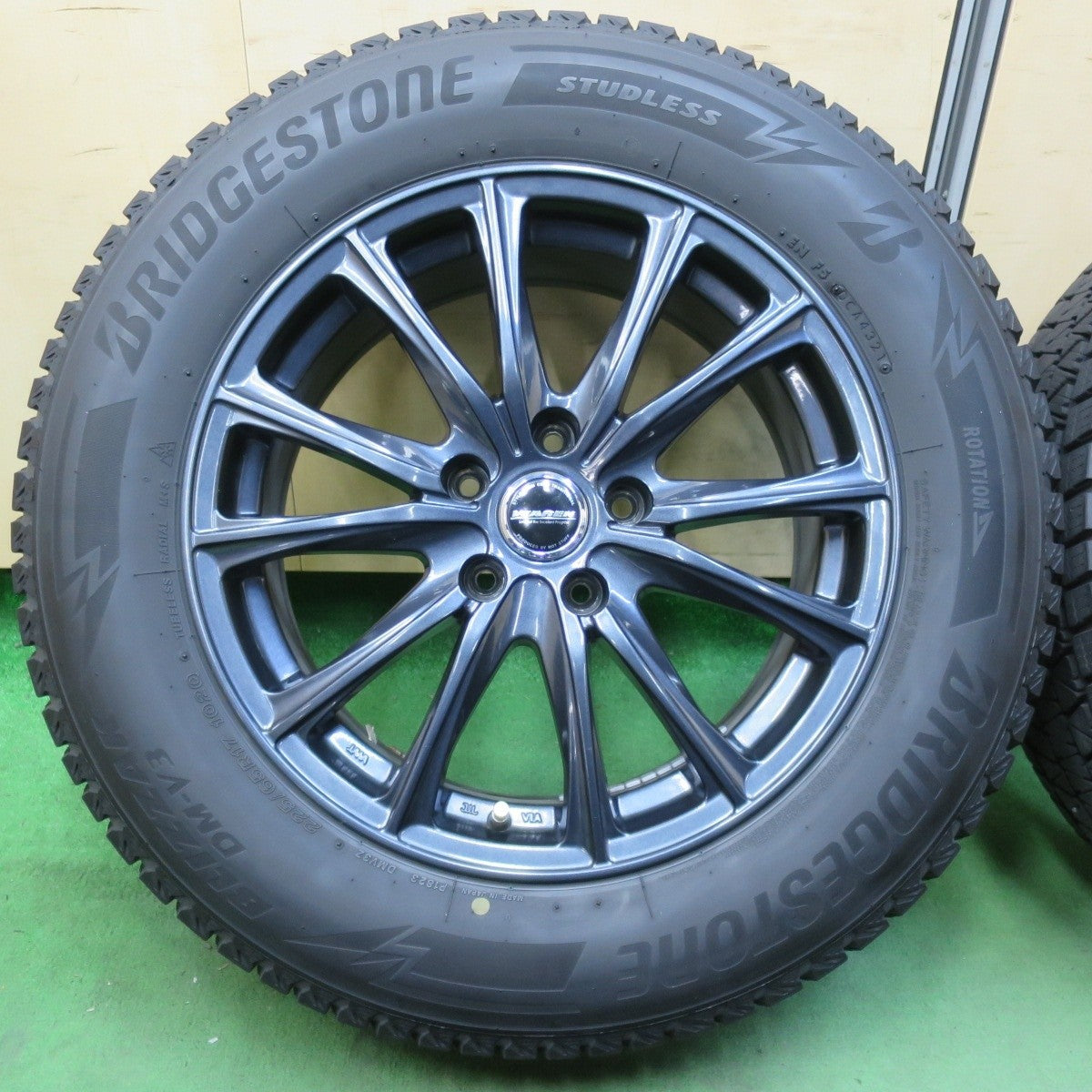 バリ溝！21年！キレイ！9分★スタッドレス 225/65R17 ブリヂストン ブリザック DM-V3 WAREN ヴァーレン 17インチ PCD114.3/5H★5032908イス