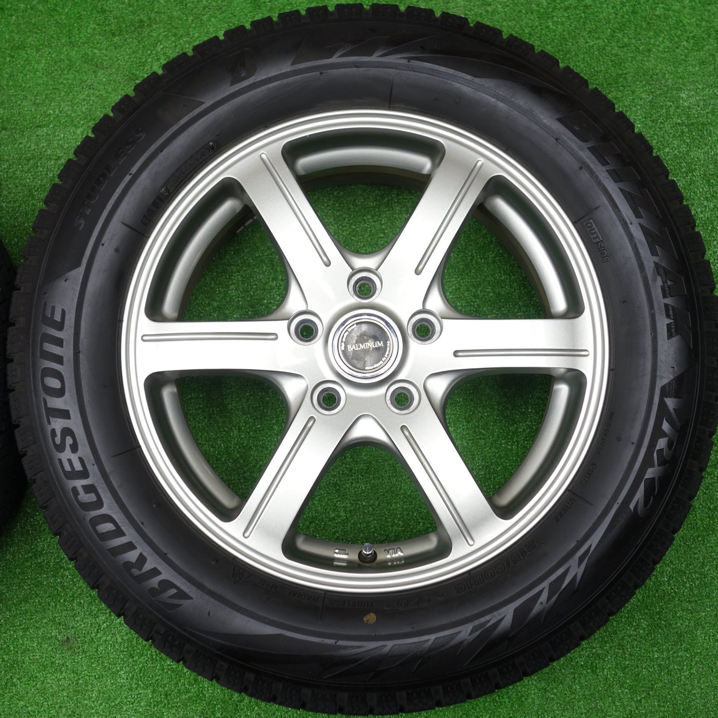 バリ溝！23年！キレイ！9分★スタッドレス 215/60R16 ブリヂストン ブリザック VRX2 BALMINUM GR6 バルミナ 16インチ PCD114.3/5H★5120803KTス