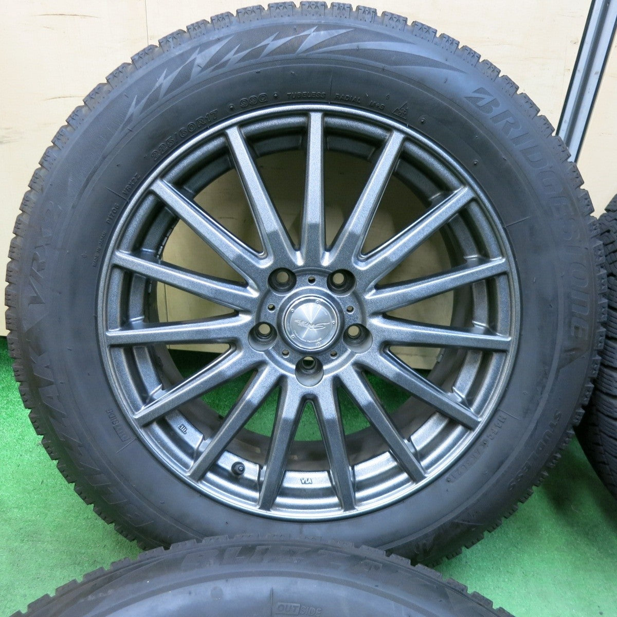 バリ溝！21年！キレイ！9.5分★スタッドレス 225/60R17 ブリヂストン ブリザック VRX2 SEIN RACING S 共豊 ザイン 17インチ PCD114.3/5H★4112711SYス