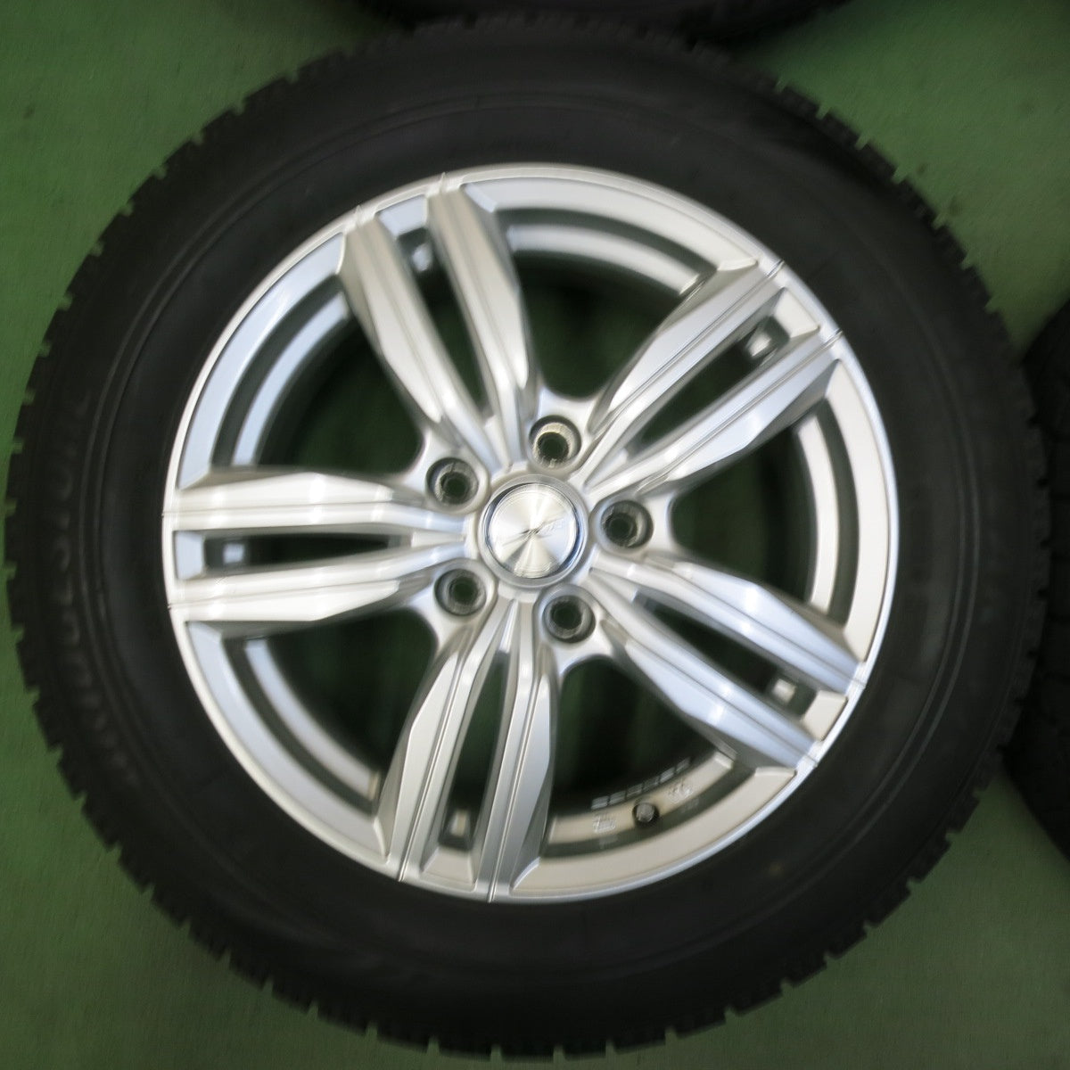 バリ溝！キレイ！9分★スタッドレス 205/60R16 ブリヂストン ブリザック VRX JOKER ジョーカー 16インチ PCD114.3/5H★5073003SYス