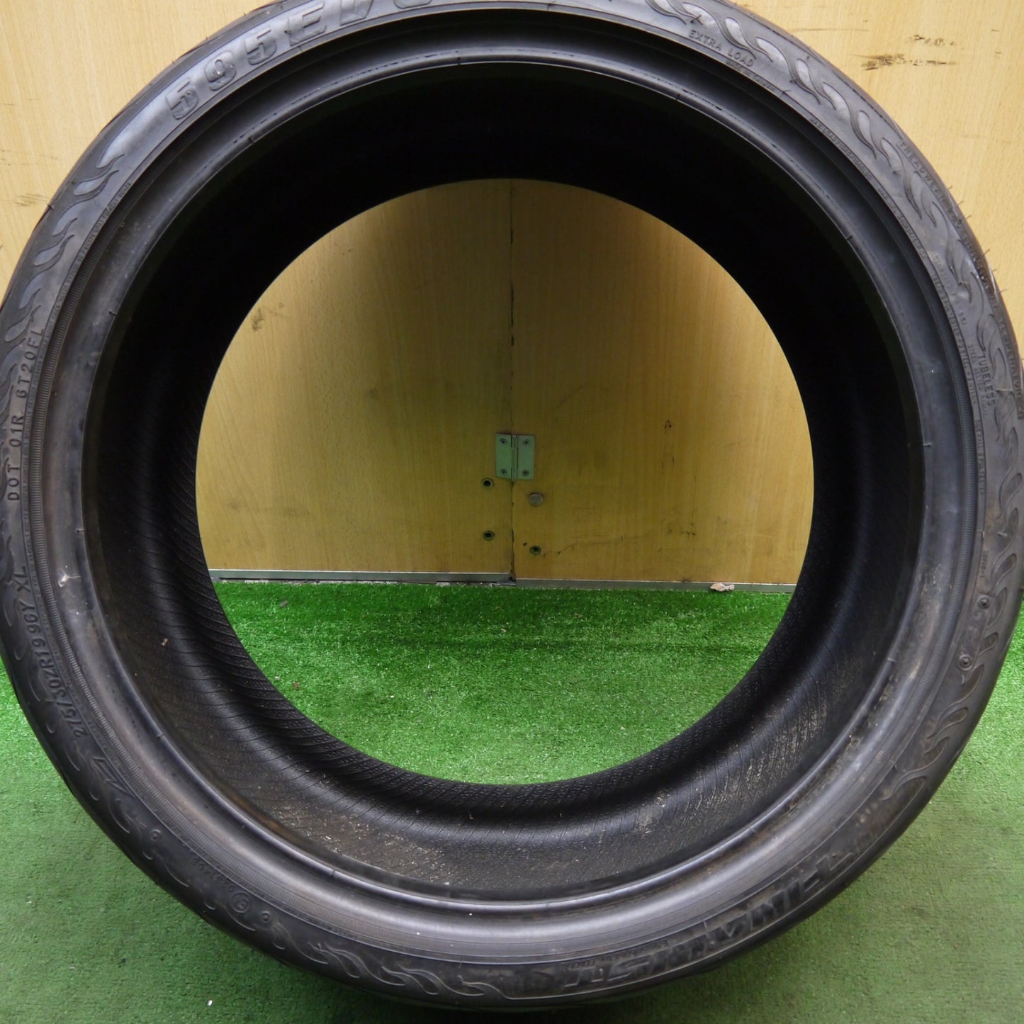未使用！22年！1本★275/30R19 ファイナリスト 595 EVO タイヤ 19インチ レクサス ベンツ BMW 等★5081805Hノタ