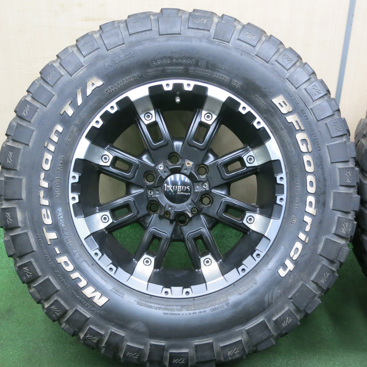 *送料無料* 4本価格★INCUBUS Alloys 285/70R17 BFグッドリッチ Mud-Terrain T/A KM2 インキュバス 17インチ PCD139.7/6H★4042001TNノ