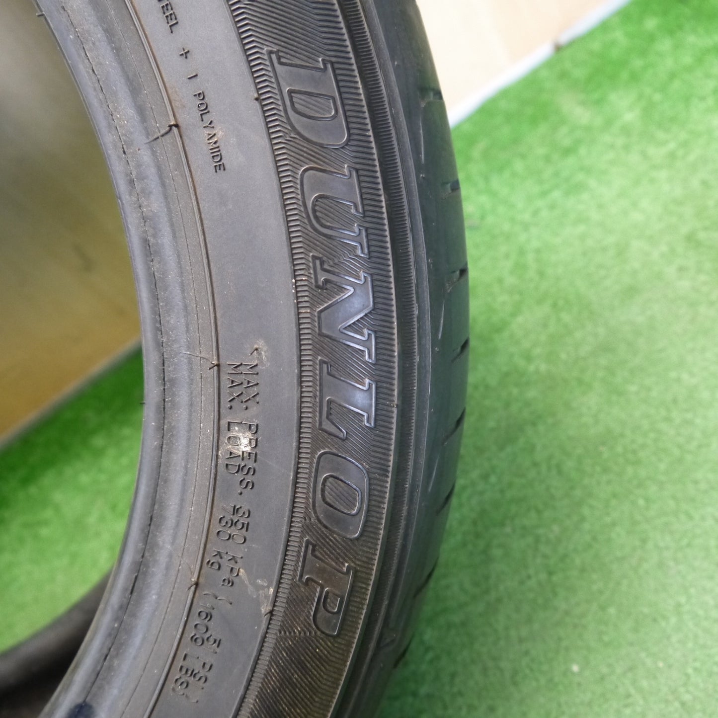 バリ溝！22年！8.5分！2本★235/50R18 ダンロップ SPスポーツ LM705 タイヤ 18インチ アルファード ヴェルファイア 等★6050802Hノタ