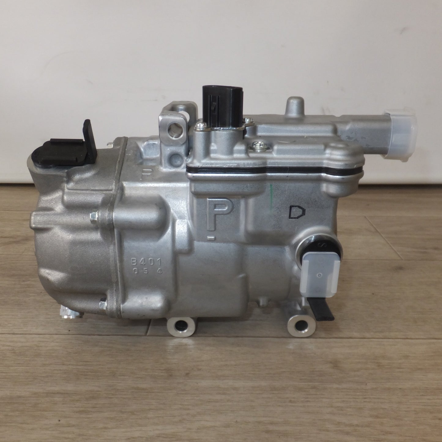 [送料無料] 未使用★デンソー製 トヨタ TOYOTA 純正 プリウス DAA-ZVW30 エアコン コンプレッサー 042200-1320 88370-47062★