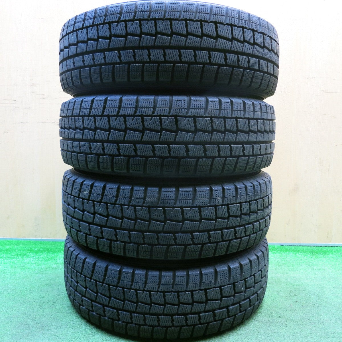 バリ溝！キレイ！9.5分★スタッドレス 185/65R15 ダンロップ ウインターマックス WM01 SCHNEIDER シュナイダー 15インチ PCD100/4H★6012505HAス
