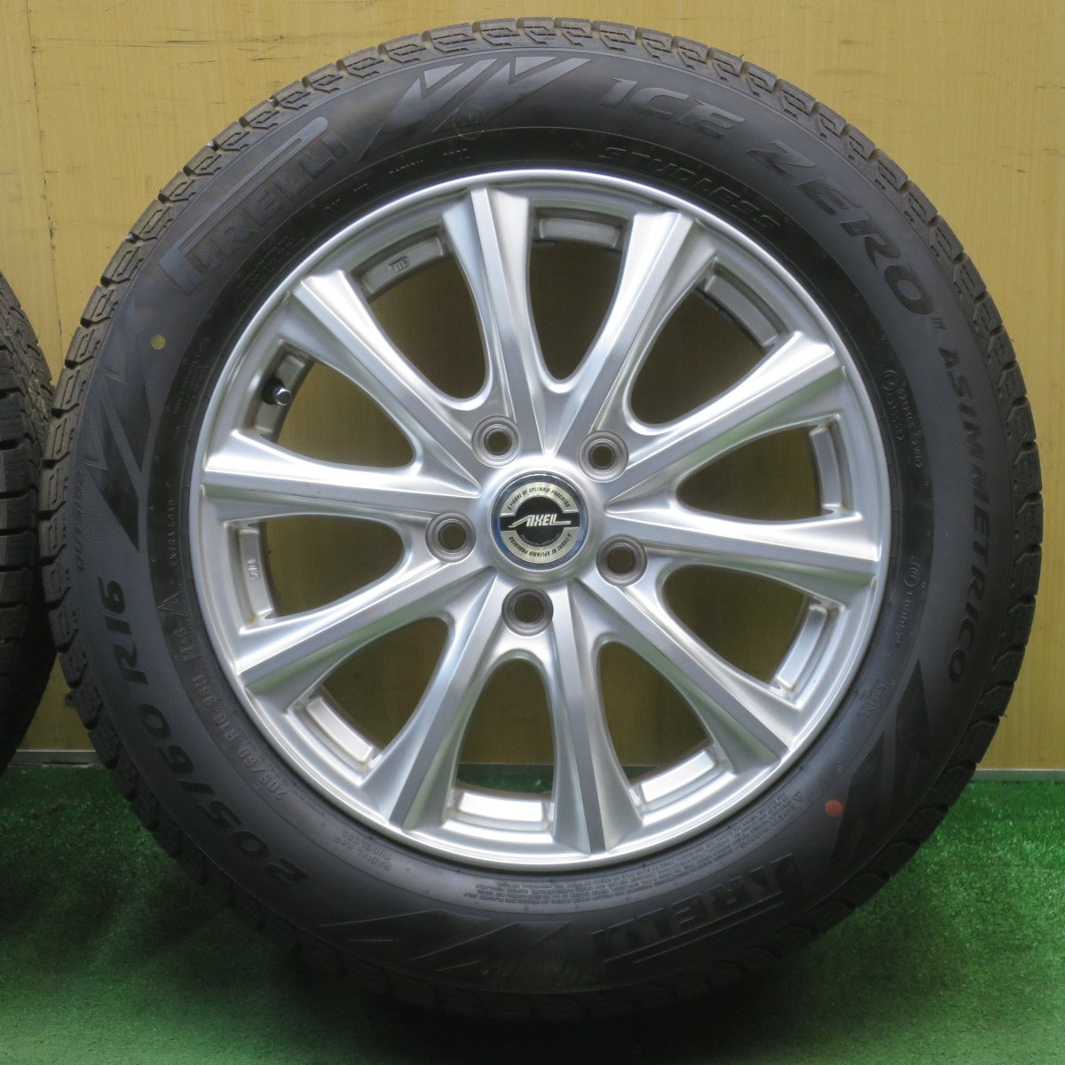 バリ溝！22年！キレイ！ほぼ10分◎スタッドレス 205/60R16 ピレリ アイスゼロ アシンメトリコ AXEL アクセル 16インチ PCD114.3/5H◎6060204NJス