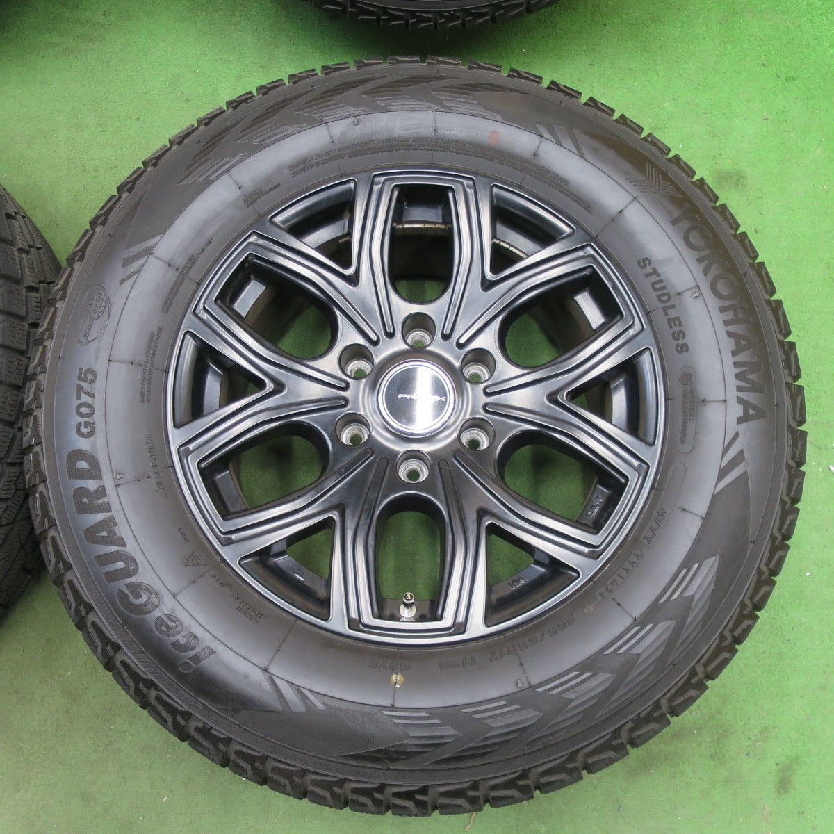 バリ溝！キレイ！9.5分★LEHRMEISTER PREMIX 飛車 265/65R17 スタッドレス ヨコハマ アイスガード G075 レアマイスター プレミックス ヒシャ 17インチ PCD139.7/6H★6013103ナス