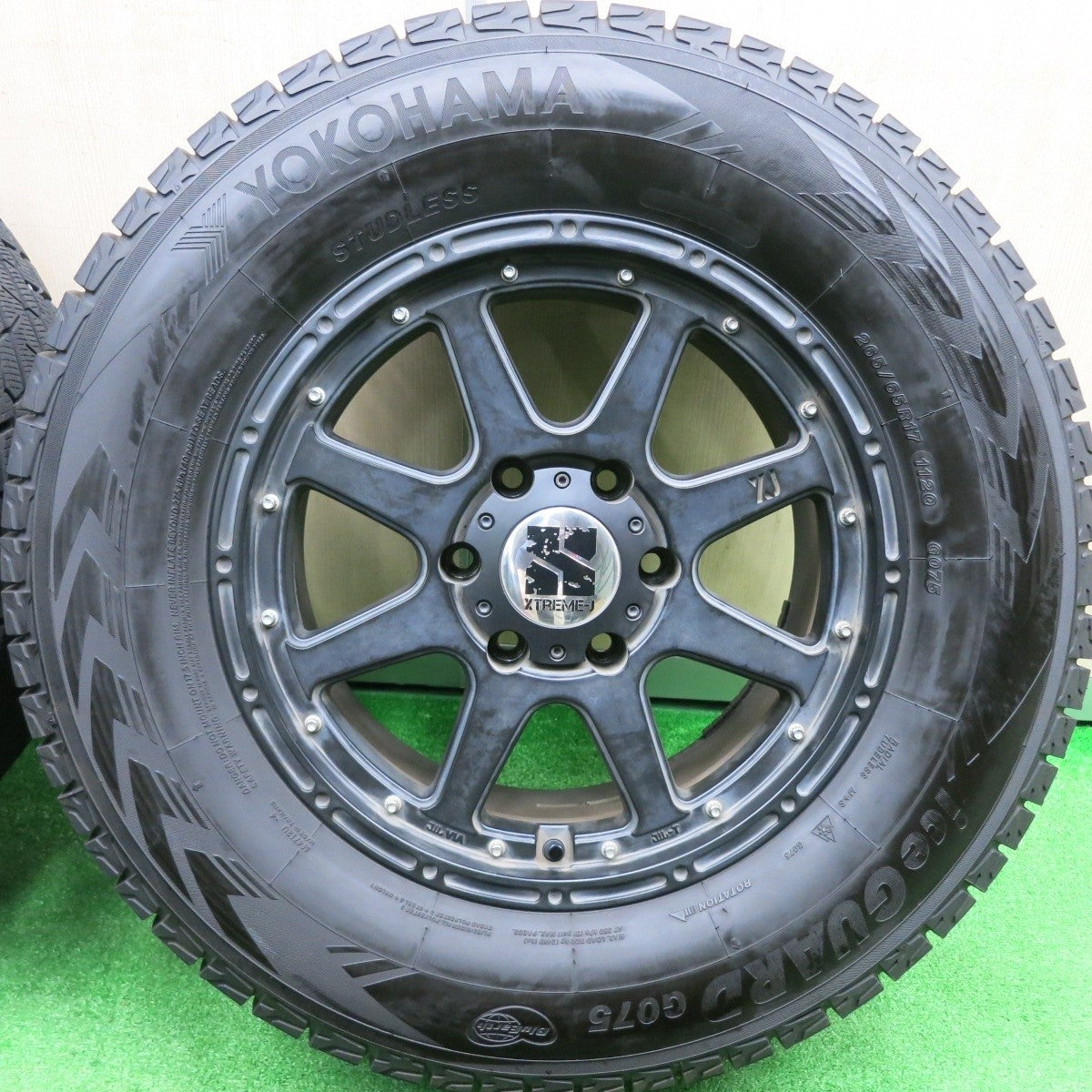 バリ溝！23年！キレイ！9.5分以上★スタッドレス XTREME-J 265/65R17 ヨコハマ アイスガード G075 XJ PCD139.7/6H★4100601HAス