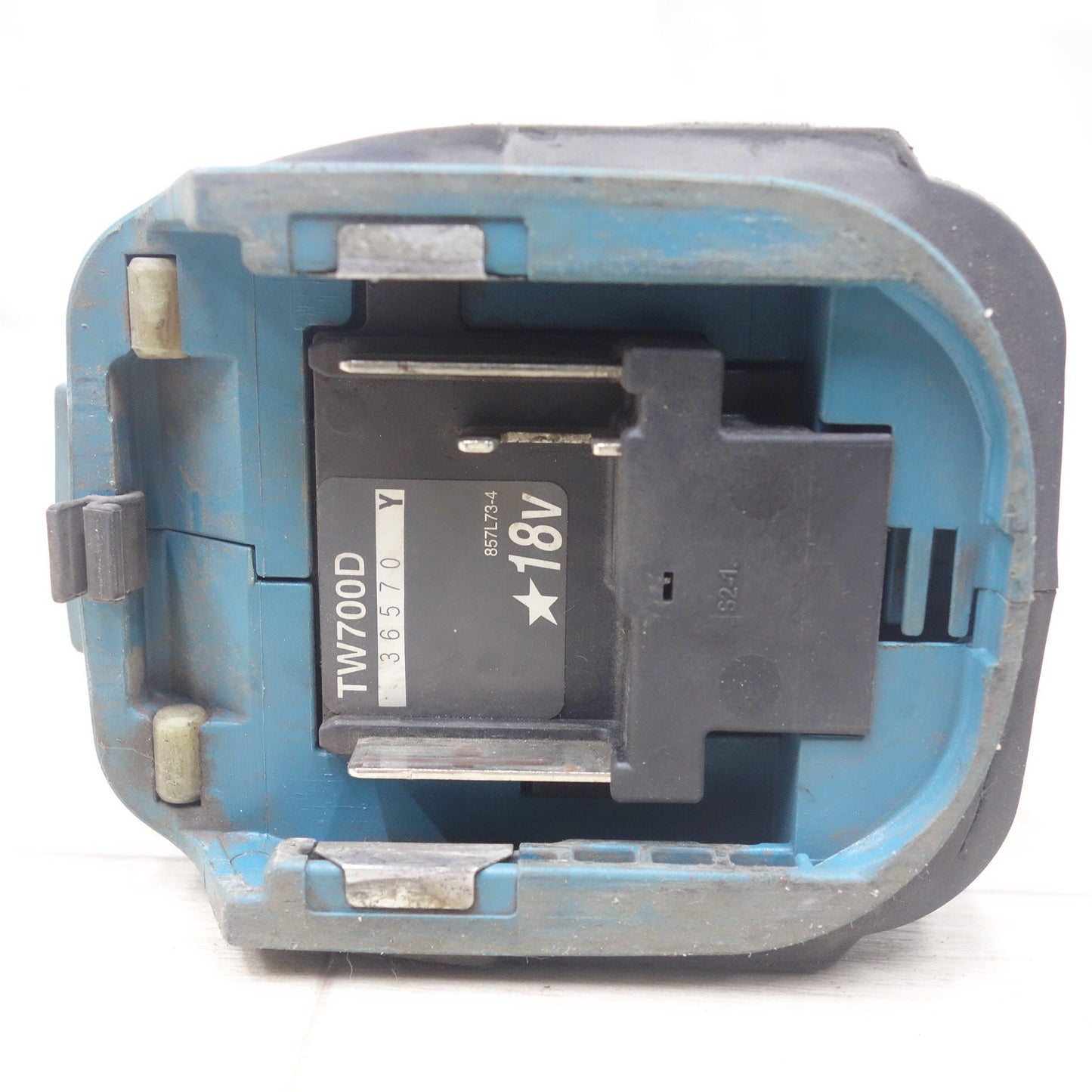 [送料無料] ◆マキタ 充電式 インパクトレンチ TW700D 電動 工具 コードレス ケース付き makita 現状品◆