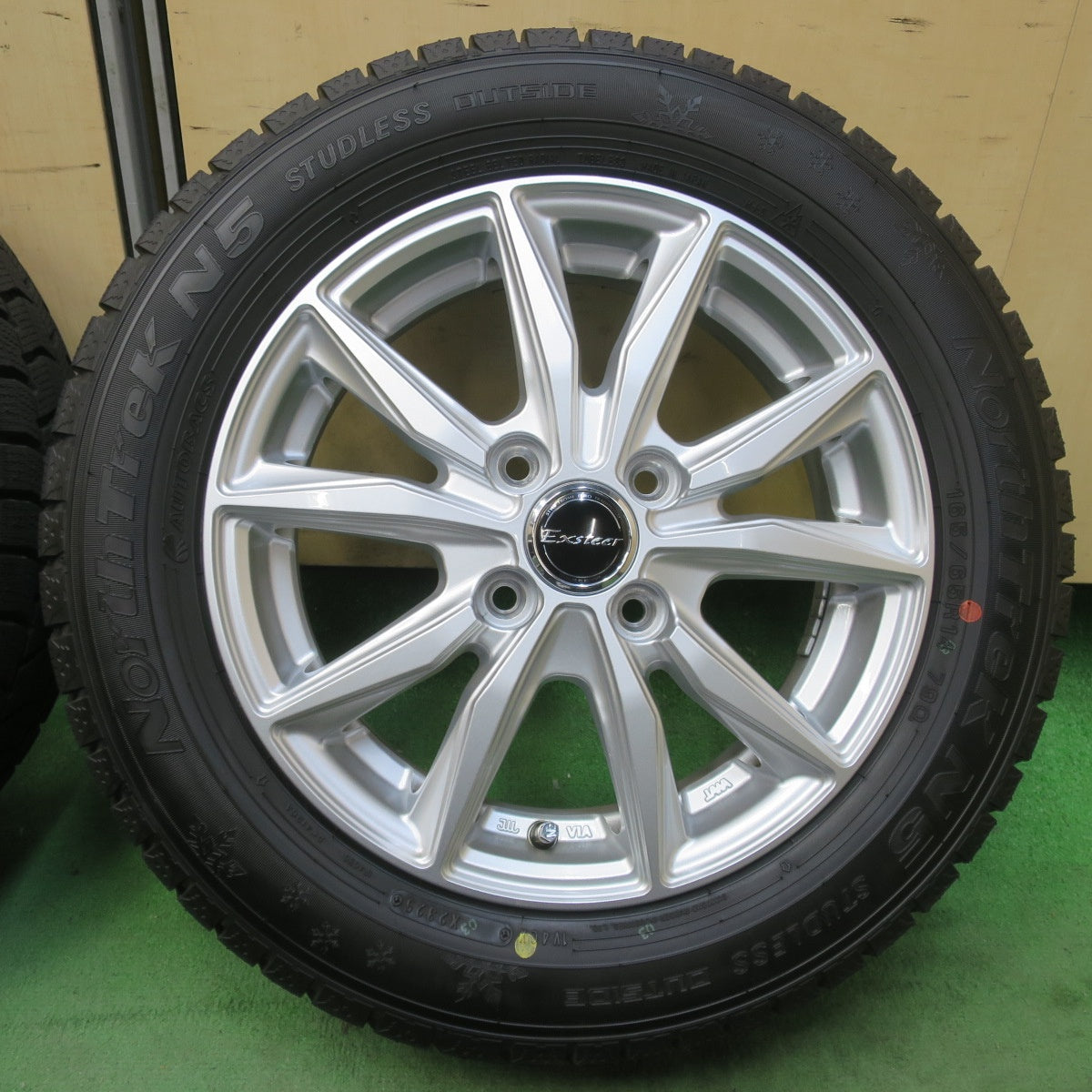 ほぼ未使用！25年！キレイ★スタッドレス 165/65R14 オートバックス ノーストレック N5 Exsteer エクスター 14インチ ソリオ ハスラー 等 PCD100/4H★6031205イス