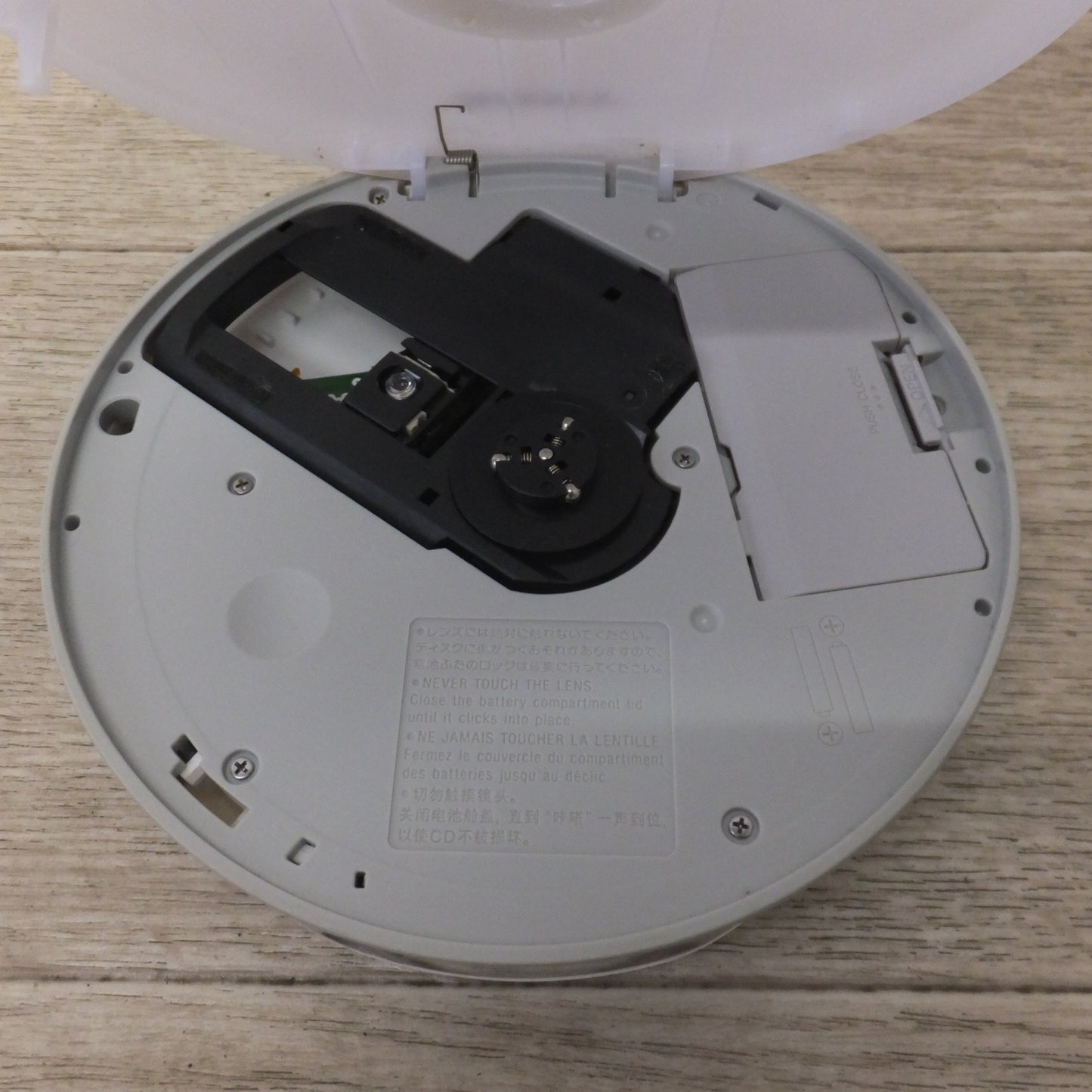[送料無料] 現状品★SONY ソニー CDウォークマン WALKMAN D-EJ002　CD-R/RW G-PROTECTION★