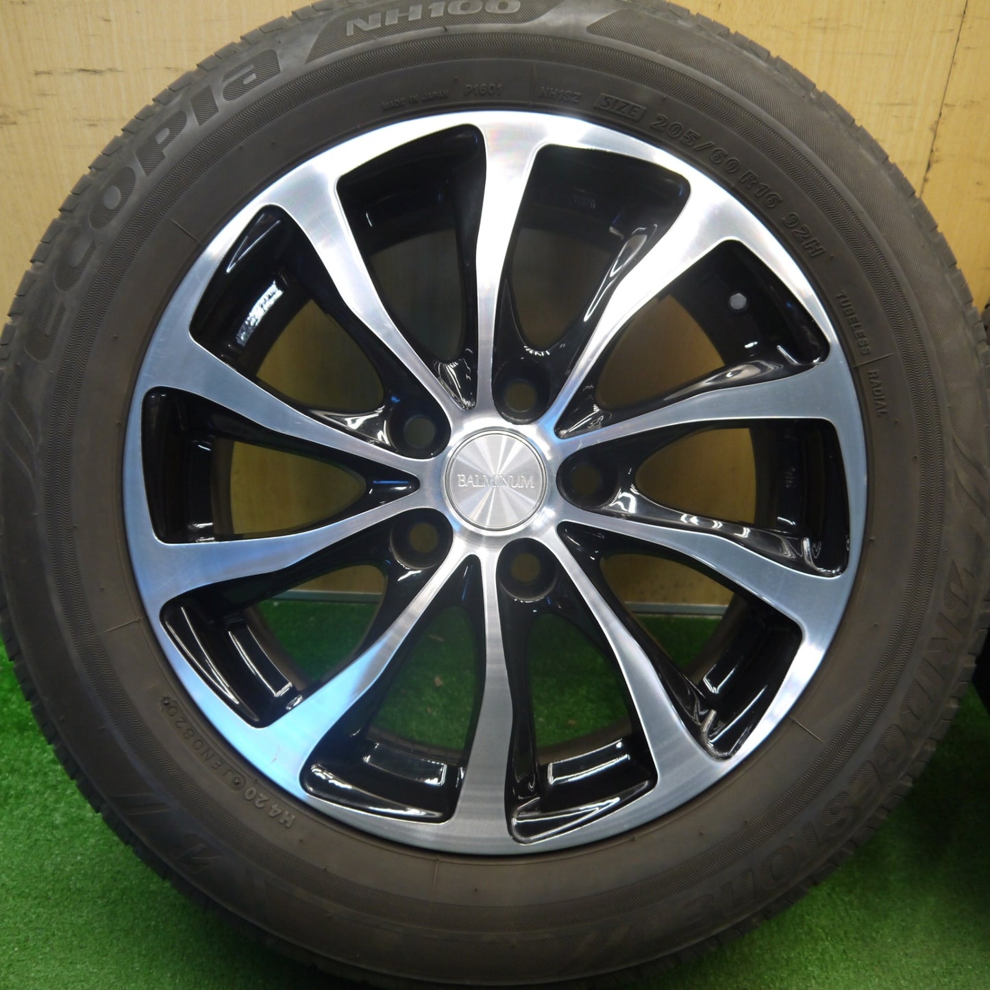 バリ溝！キレイ！9分★205/60R16 ブリヂストン エコピア NH100RV BALMINUM T10 バルミナ 16インチ PCD114.3/5H★6040604Hノ