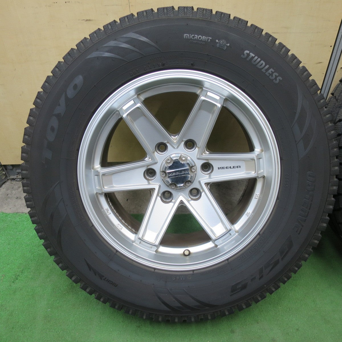 バリ溝！キレイ！9.5分★KEELER TACTICS 265/65R17 スタッドレス トーヨー オブザーブ GSi-5 キーラー タクティクス 17インチ PCD139.7/6H★6013002ナス