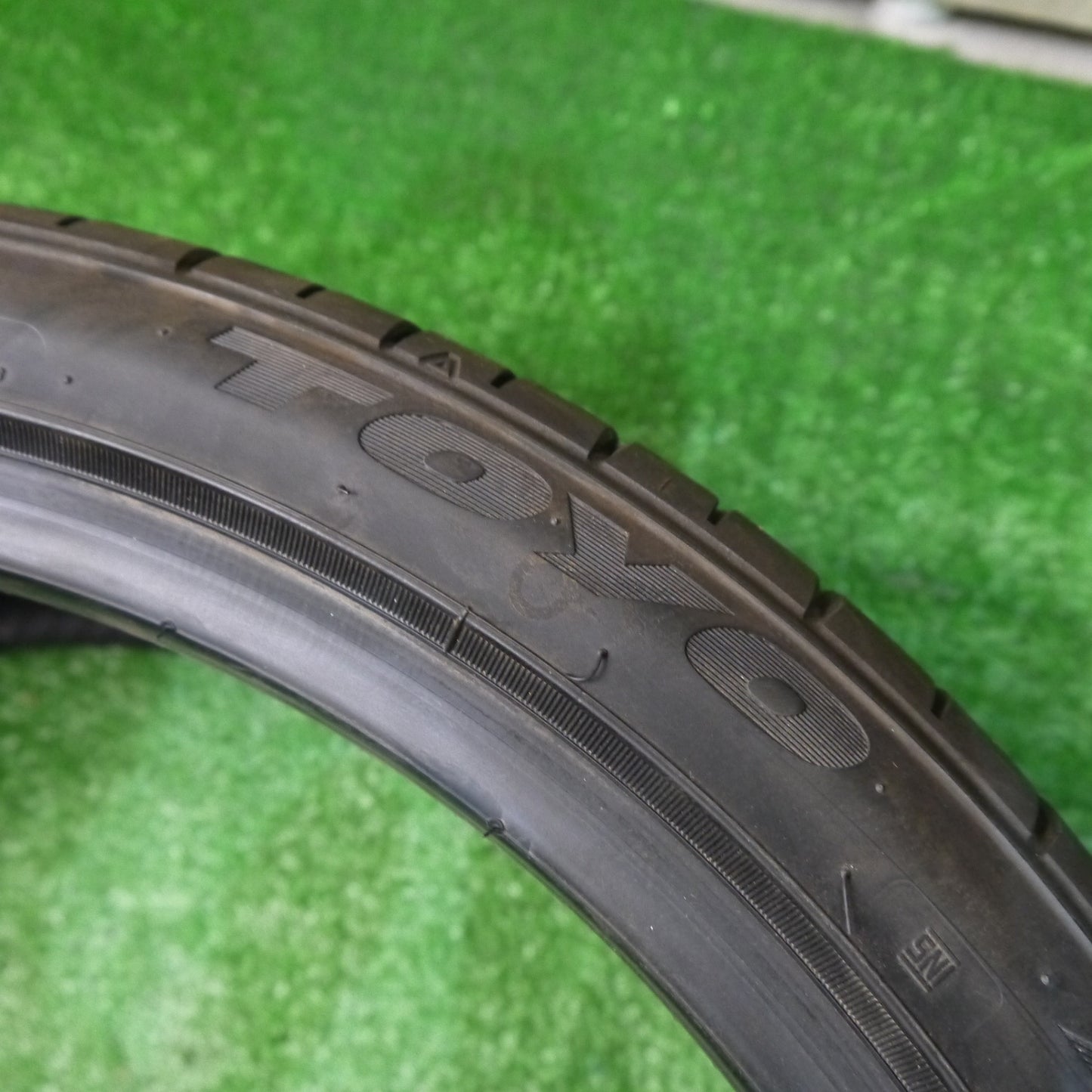 バリ溝！9分！2本★235/35R19 トーヨー プロクセス スポーツ PROXES Sport 19インチ タイヤ ポルシェ 911 カレラ ボクスター ケイマン 等★6052203KKノタ