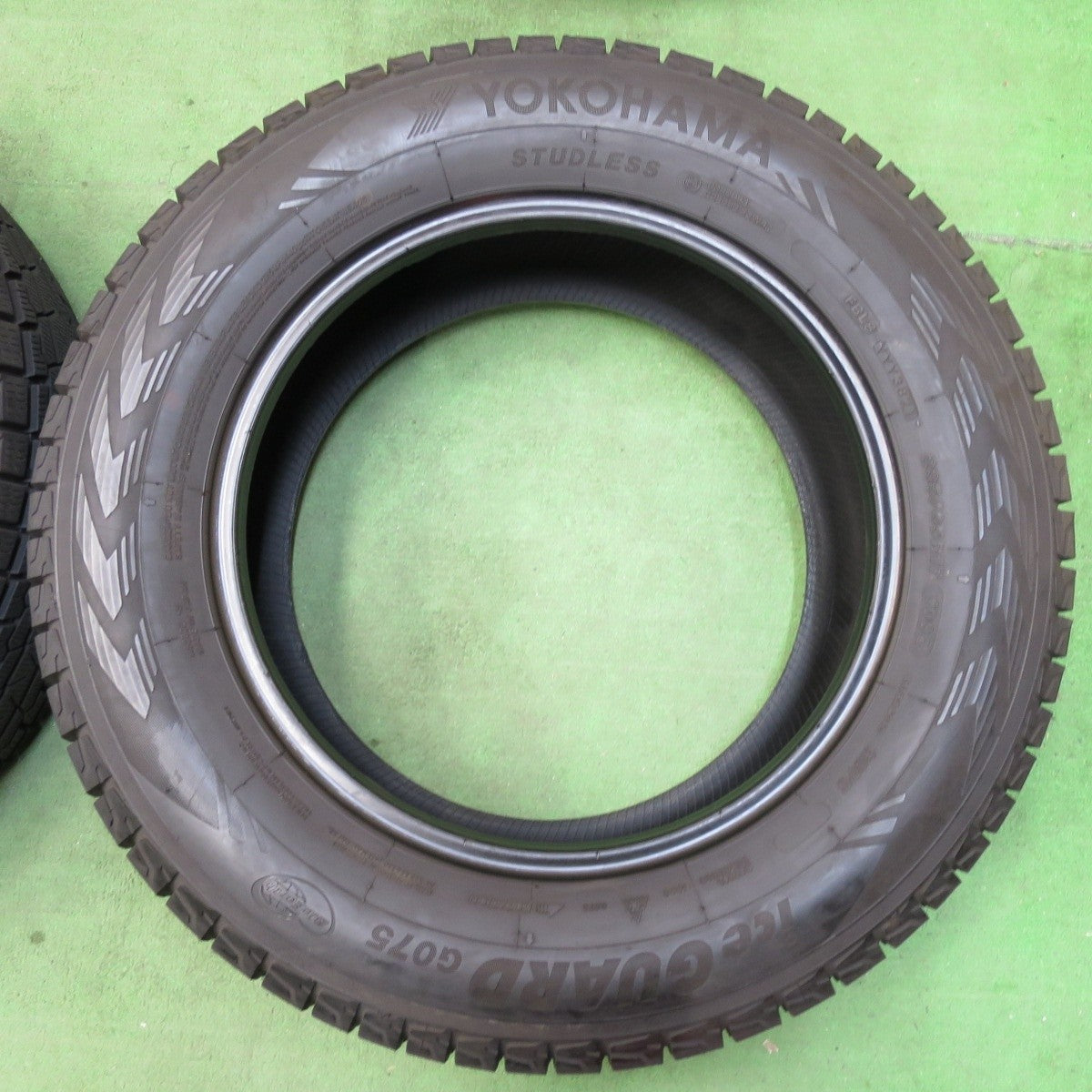 バリ溝！21年！9.5分★スタッドレス 235/65R17 ヨコハマ アイスガード G075 タイヤ 17インチ アウトランダー エクストレイル ボルボ等★5011002イスタ