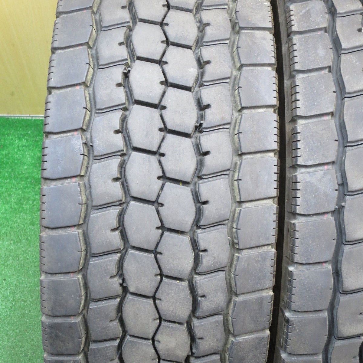[送料無料] バリ溝！24年！9.5分★トラック タイヤ 265/70R19.5 140/138J ブリヂストン M888 ミックス オールシーズン 19.5インチ★5020104クスタ