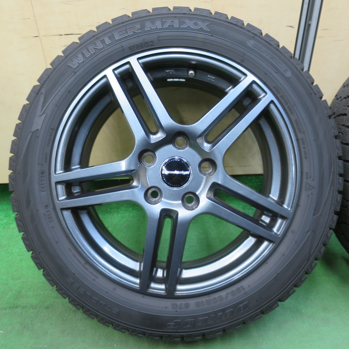 [送料無料] バリ溝！22年！キレイ！ほぼ10分★BMW MINI 等 Eurodesign 195/55R16 スタッドレス ダンロップ ウインターマックス WM02 16インチ ユーロデザイン PCD112/5H★5031507イス