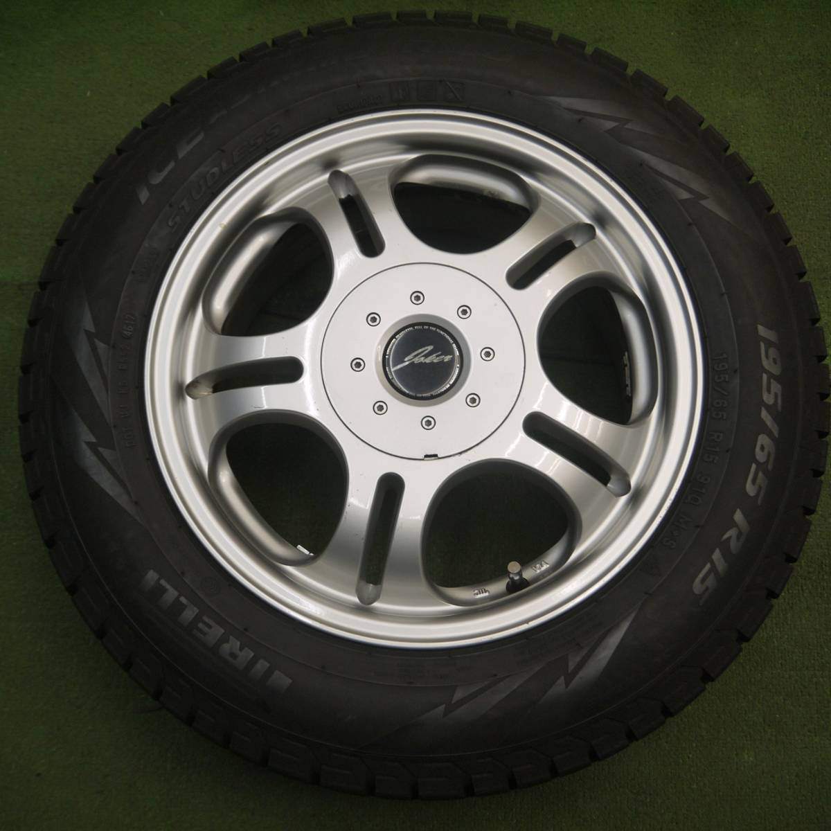 バリ溝！9.5分以上★スタッドレス 195/65R15 ピレリ アイスアシンメトリコ JOKER PCD114.3/4H 5H マルチ★4021003ナス