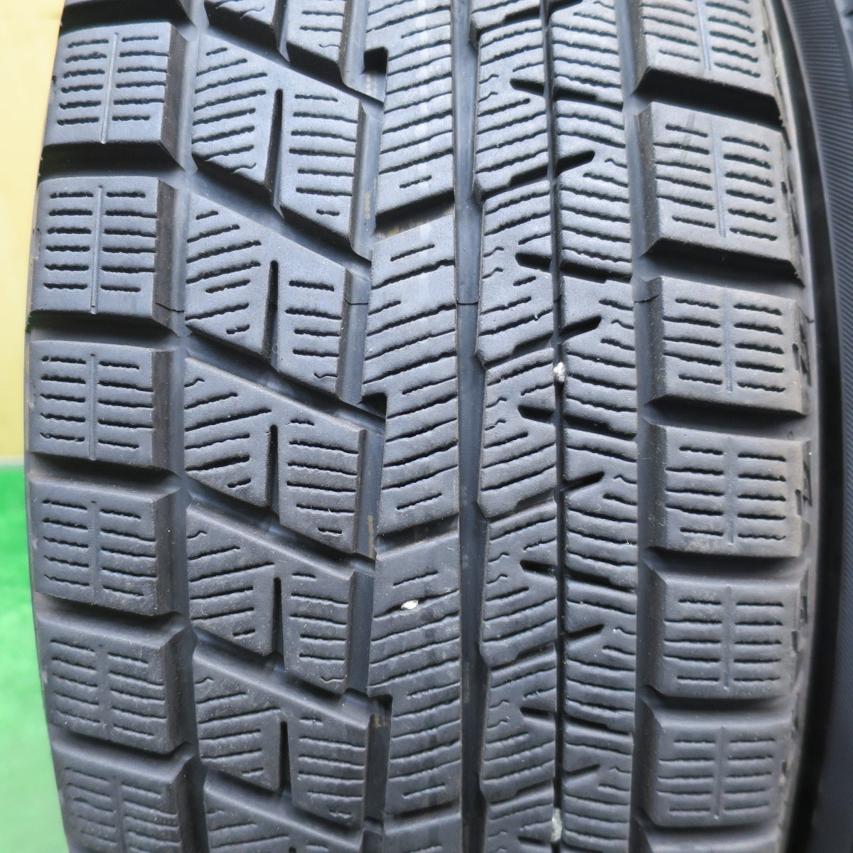 バリ溝！キレイ！9.5分以上★スタッドレス 185/65R15 ヨコハマ アイスガード iG60 GRASS グラス 15インチ PCD100/4H★6021004NJス