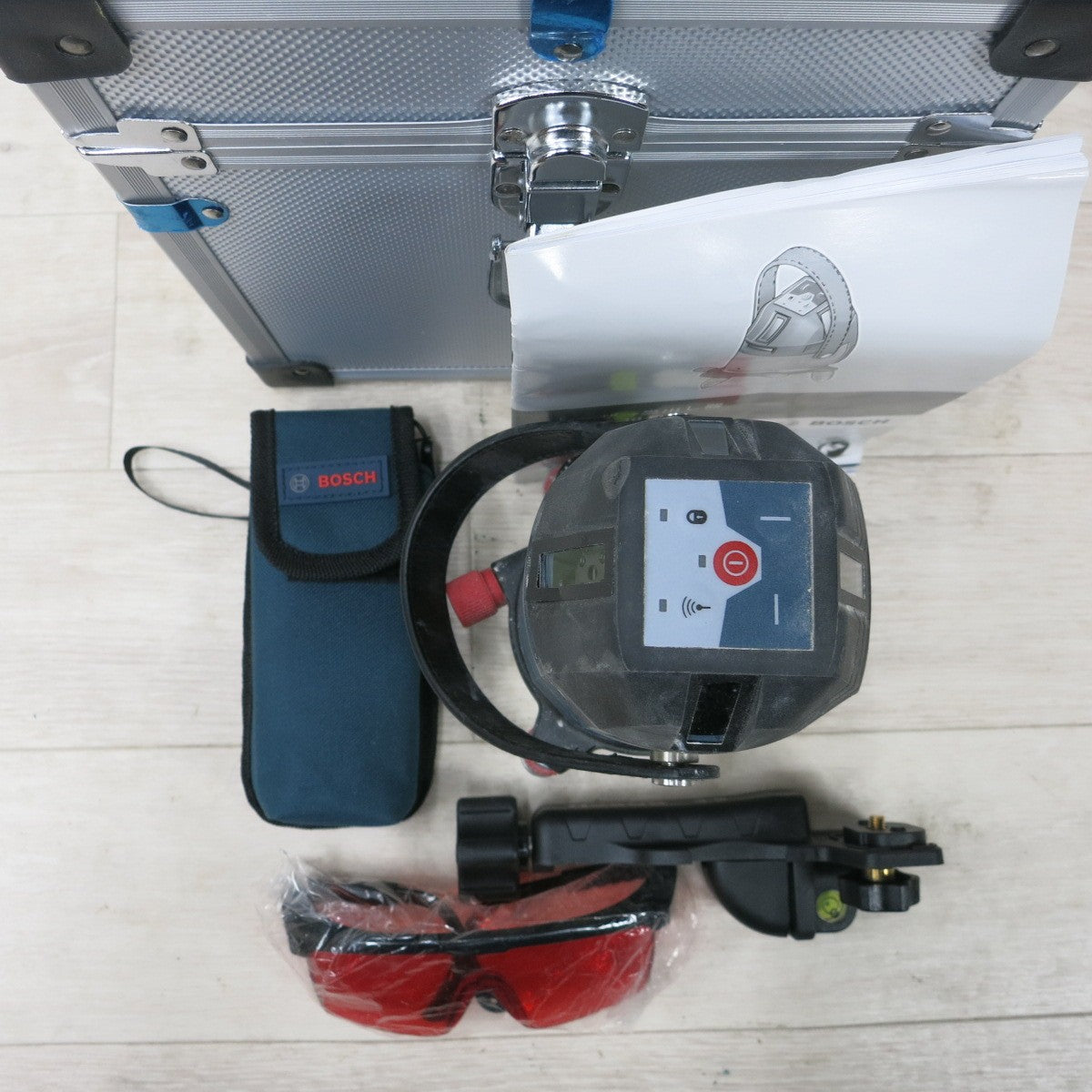 [送料無料] ◆ボッシュ 電子整準方式 レーザー 墨出し器 GLL5-40E 受光器 ケース 付き 墨出器  BOSCH 電動 工具◆