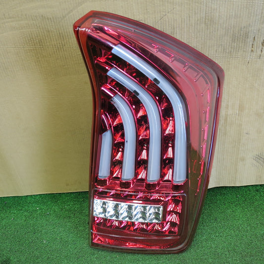 [送料無料] キレイ◆VALENTI トヨタ 30系 プリウス LED テール ランプ 60-1355 ヴァレンティ テール ライト 右 側 のみ R◆