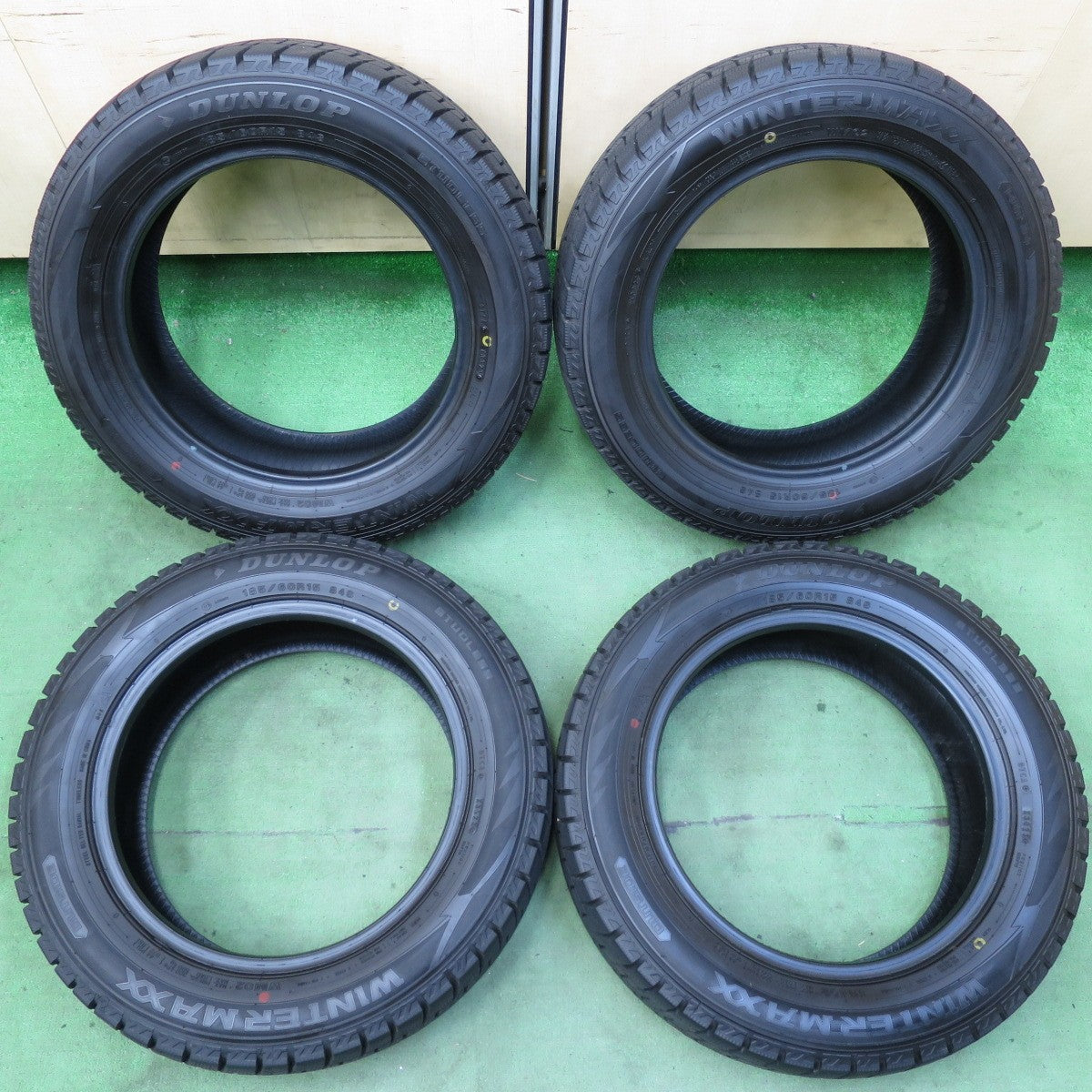 バリ溝！23年！ほぼ10分★スタッドレス 185/60R15 ダンロップ ウインターマックス WM02 タイヤ 15インチ アクア ヤリス ヴィッツ 等★5051004イスタ